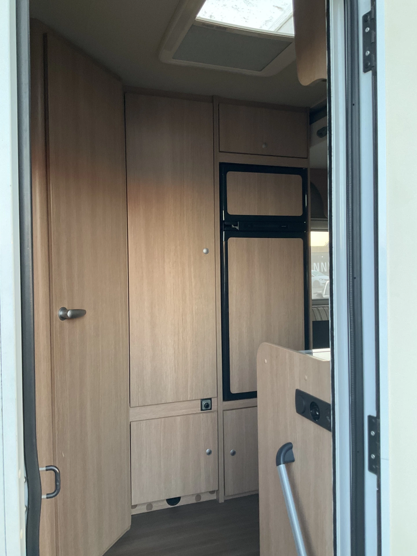 Hoofdafbeelding Carado T 59 2.3 131pk Airco Cruise Trekhaak Fietsendrager 2-Persoons Sunlight Carado