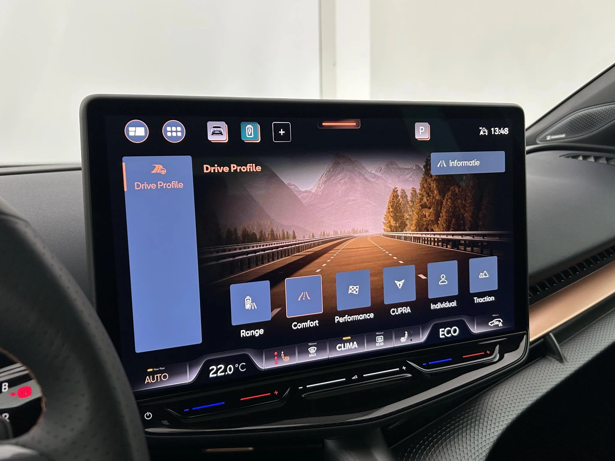 Hoofdafbeelding CUPRA Tavascan