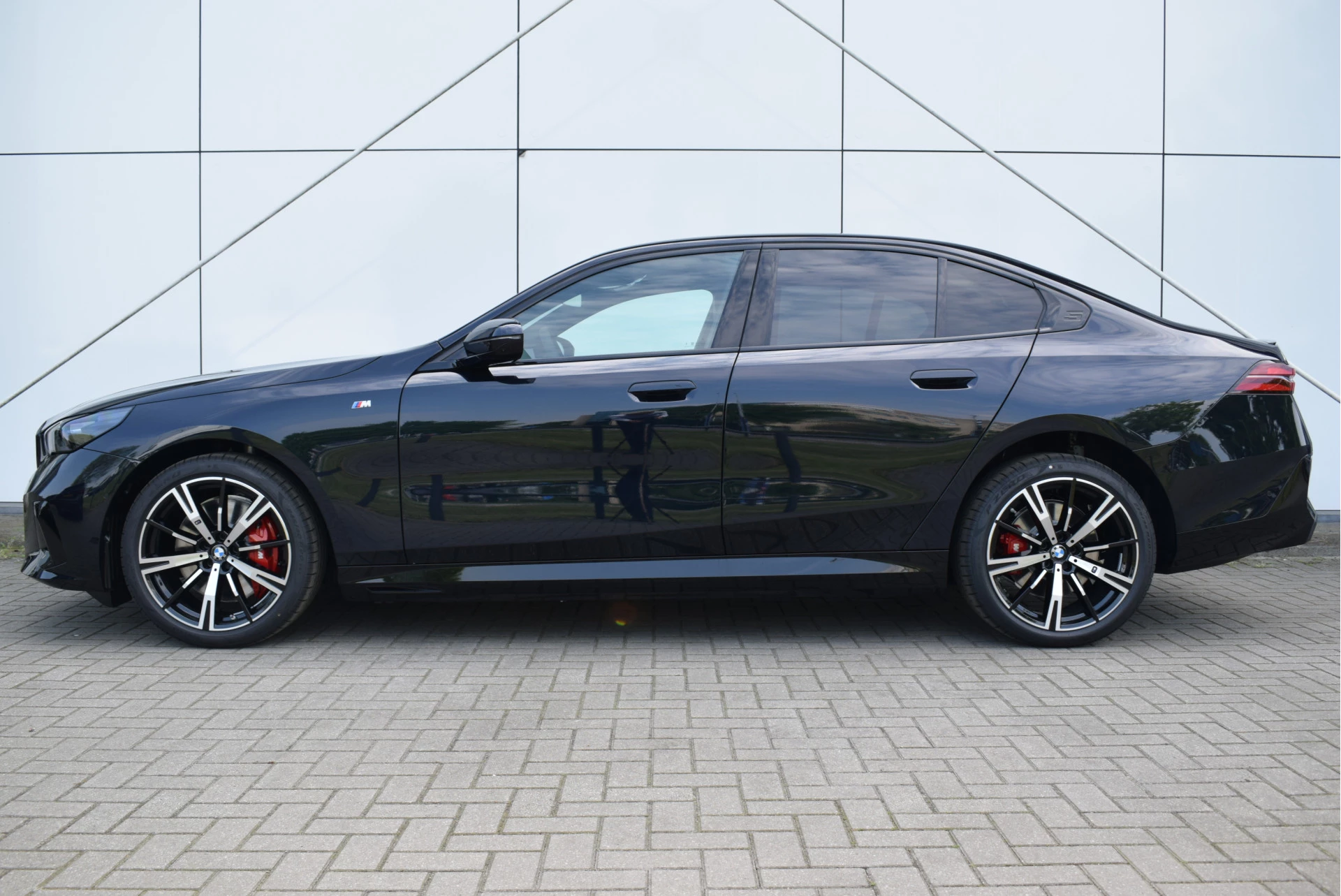 Hoofdafbeelding BMW i5