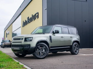 Land Rover Defender 110 2.0 P300e 110 X-Dynamic SE Trekhaak l Schuif- /kantel Pano l LED l Adapt. Cruise l Black Pack l 360 Camera | Side Bars |