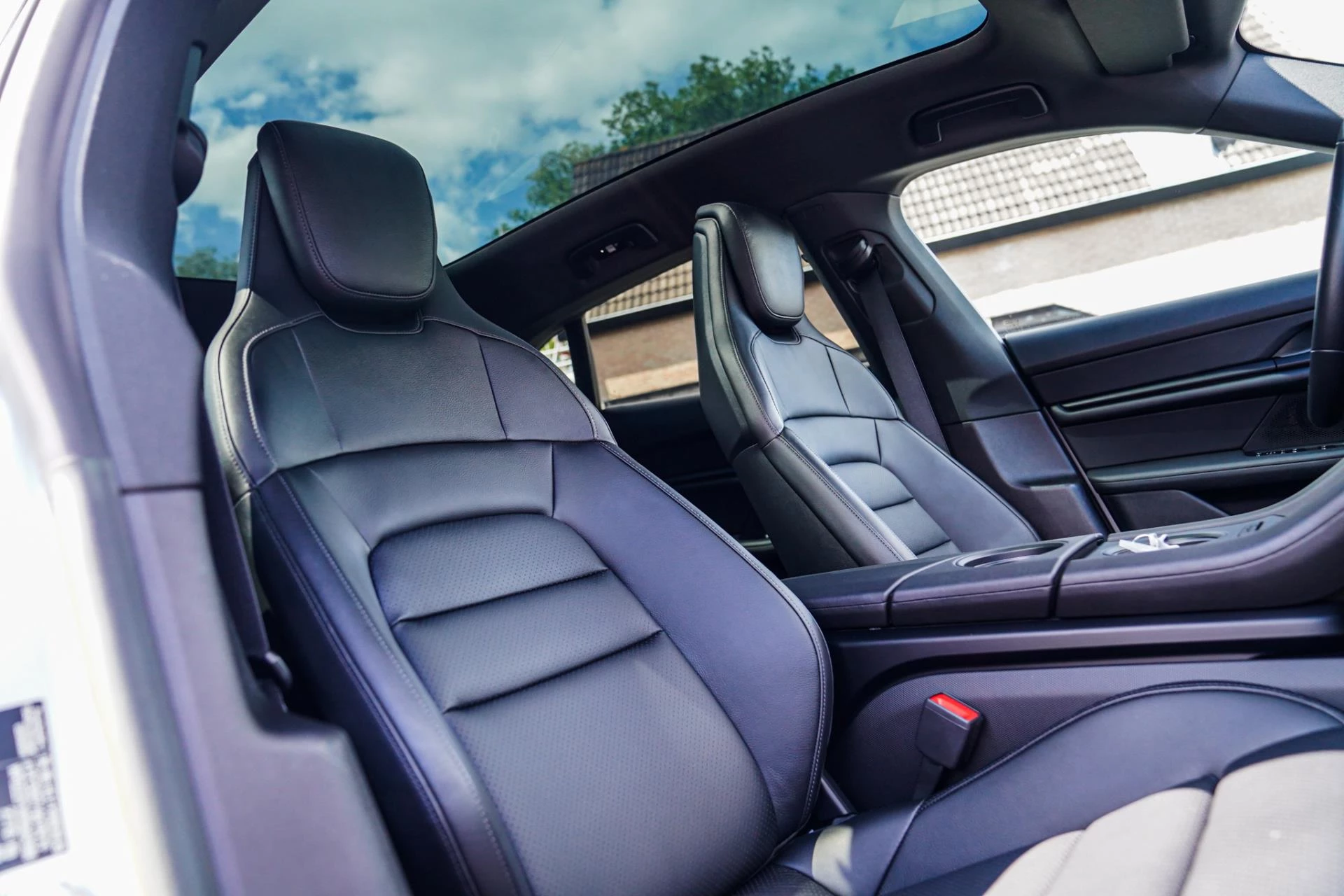 Hoofdafbeelding Porsche Taycan