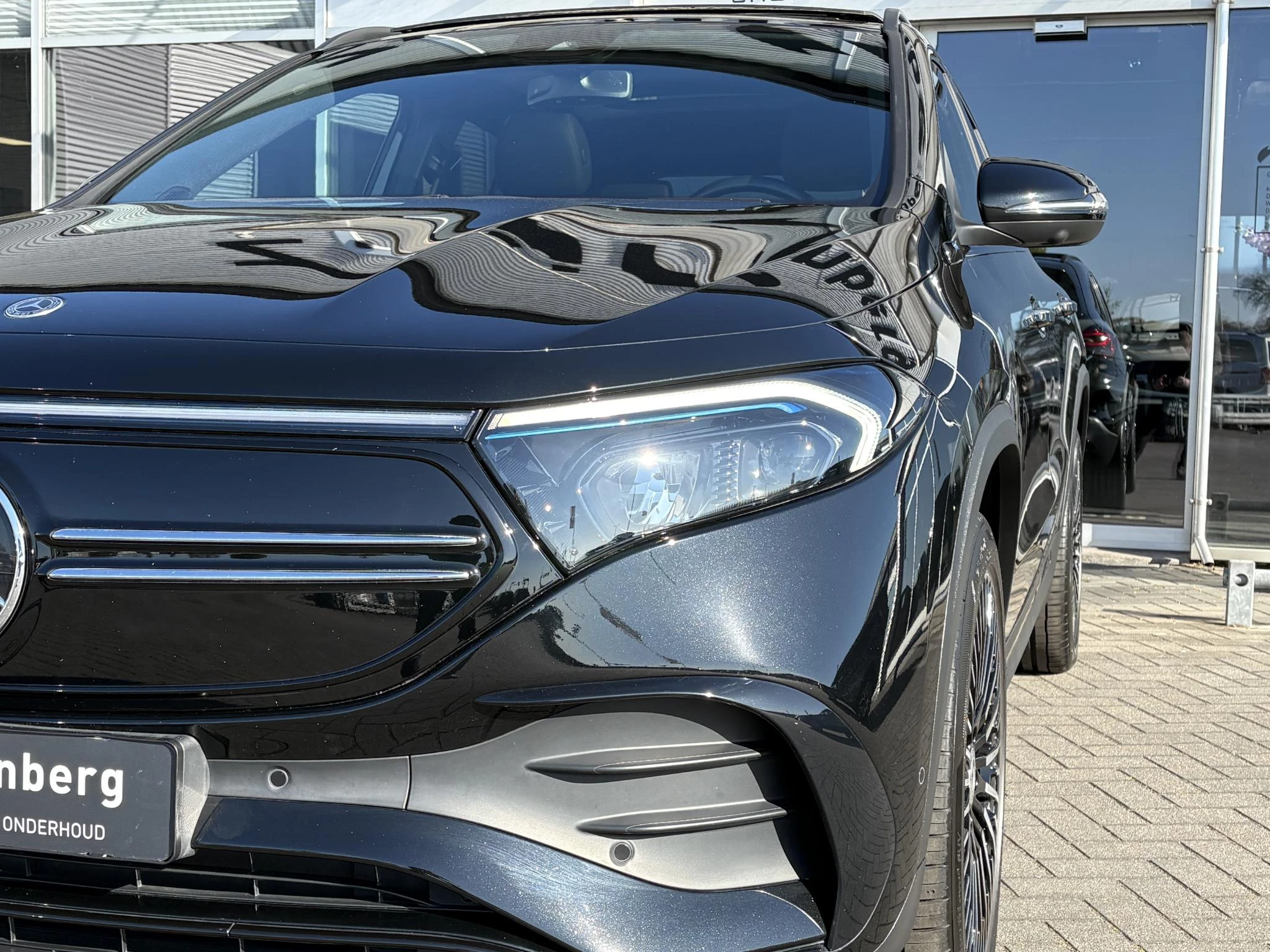 Hoofdafbeelding Mercedes-Benz EQA