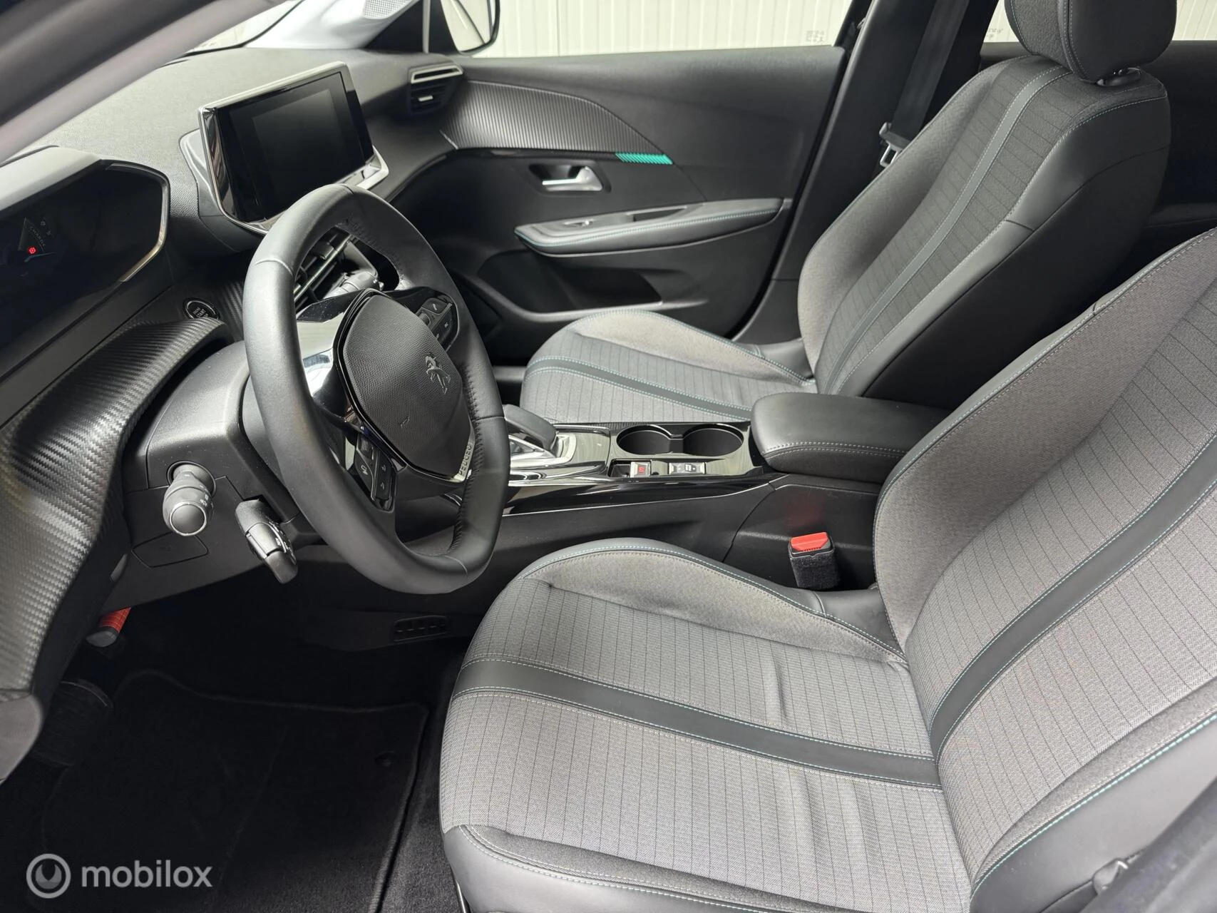 Hoofdafbeelding Peugeot e-208