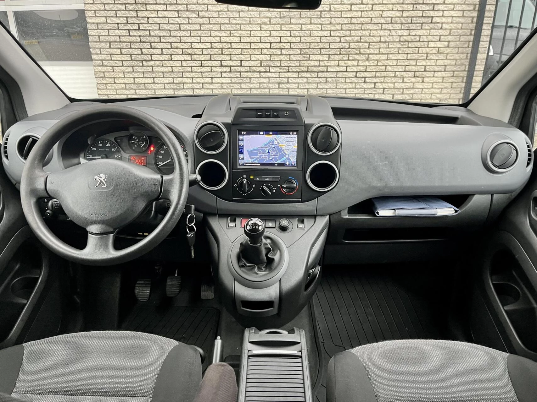 Hoofdafbeelding Peugeot Partner