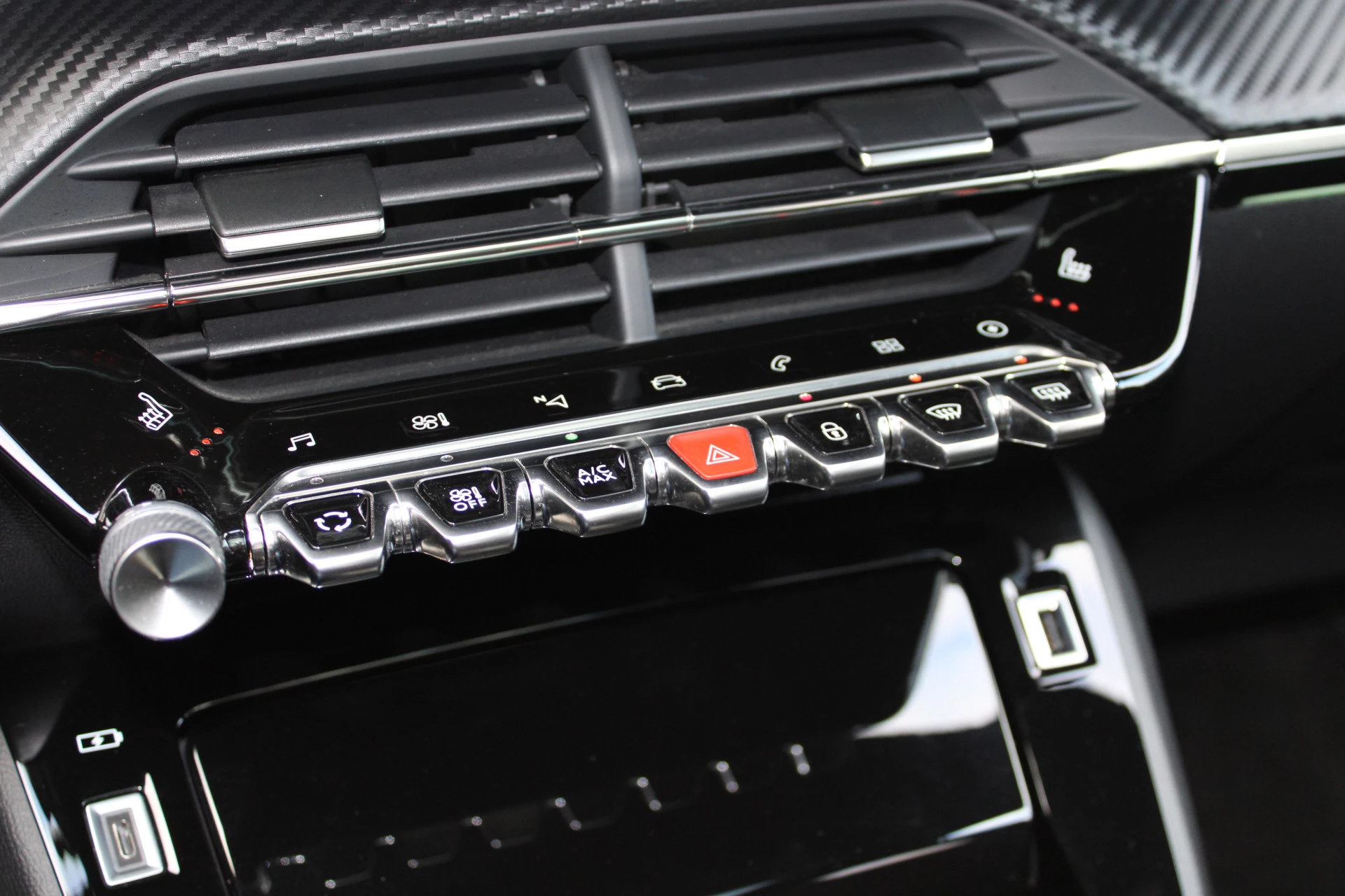 Hoofdafbeelding Peugeot e-208