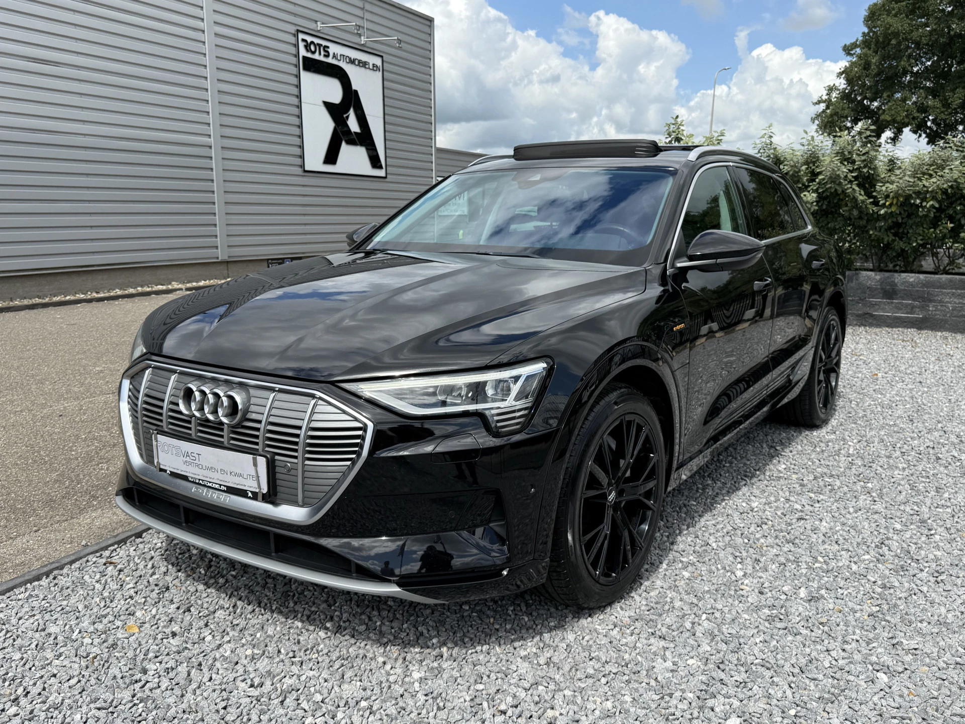 Hoofdafbeelding Audi e-tron