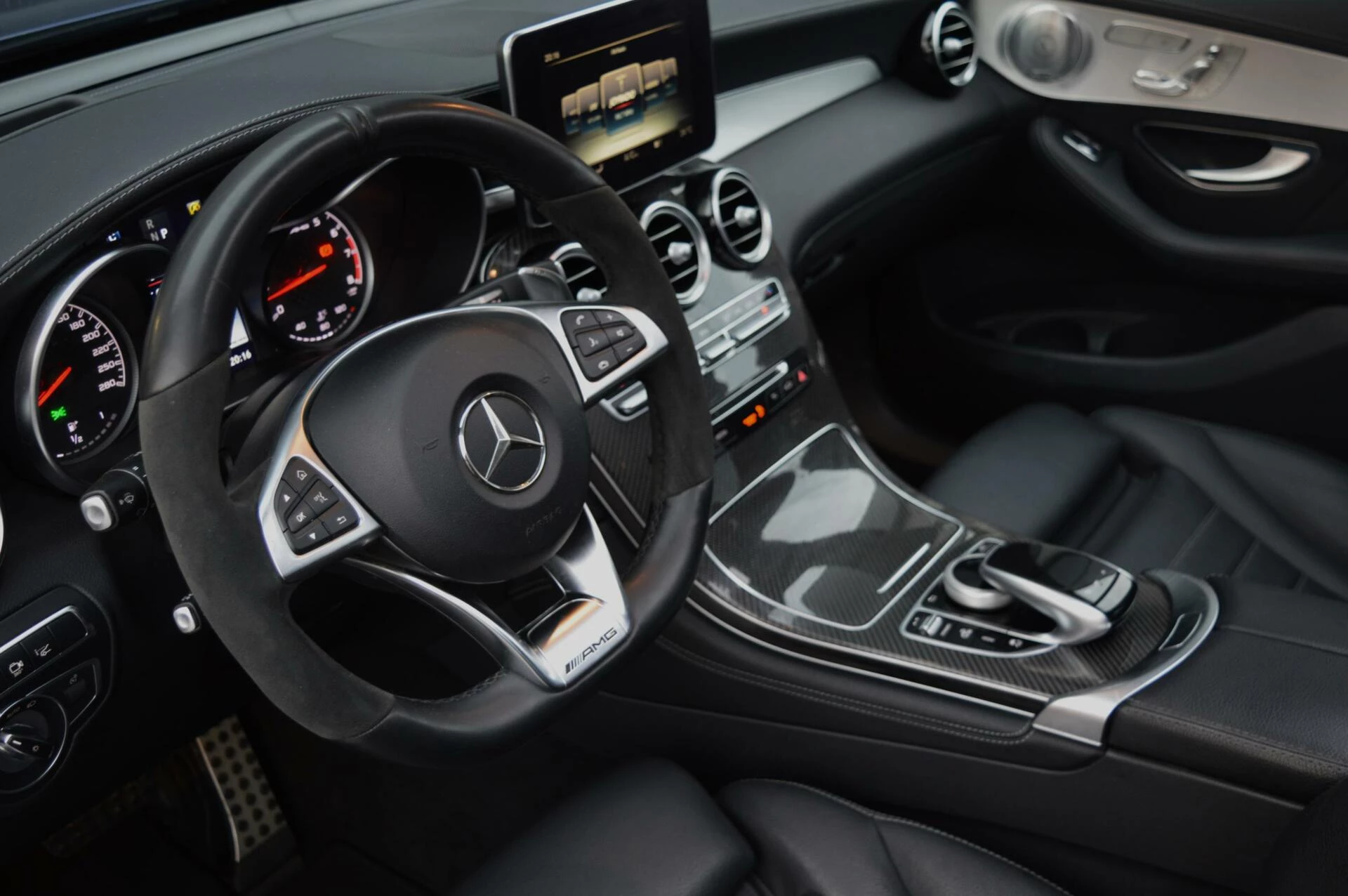 Hoofdafbeelding Mercedes-Benz GLC
