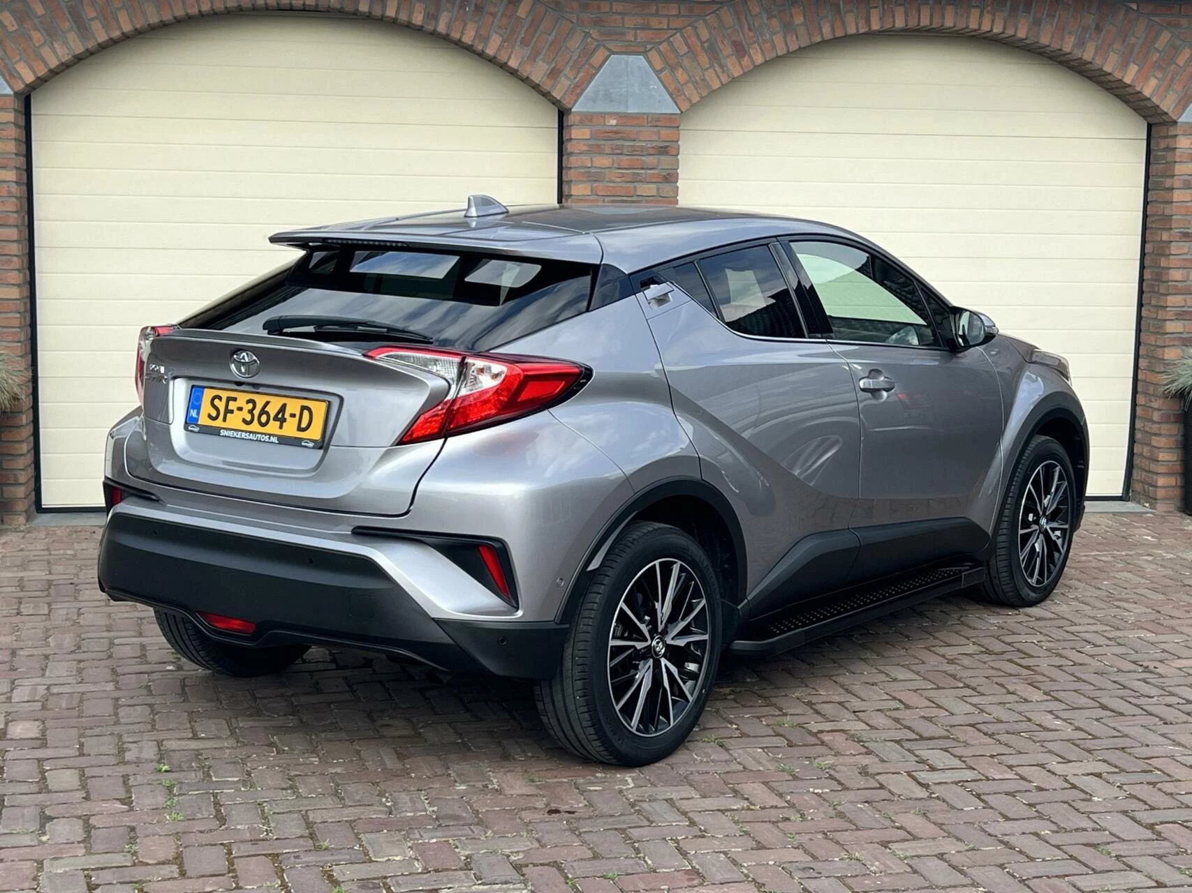 Hoofdafbeelding Toyota C-HR