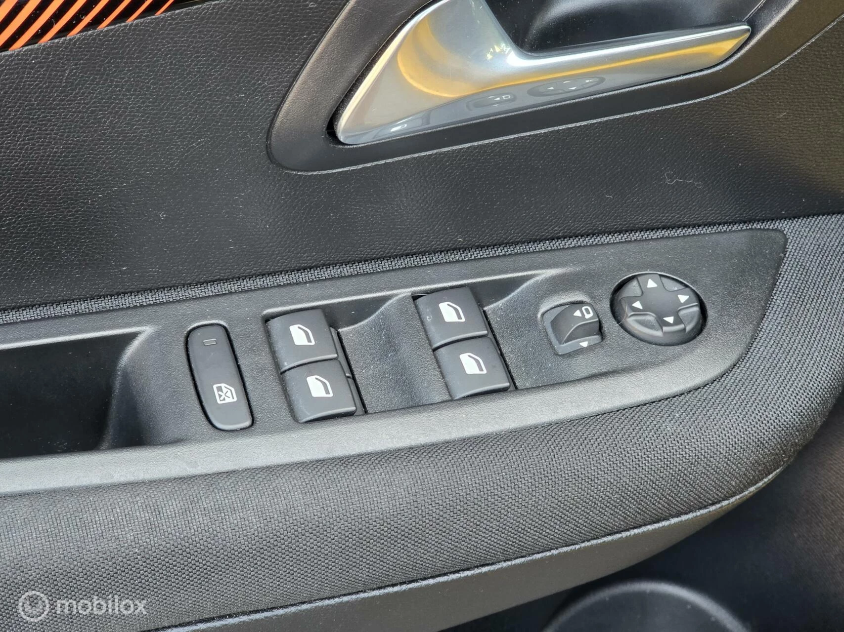 Hoofdafbeelding Peugeot e-208