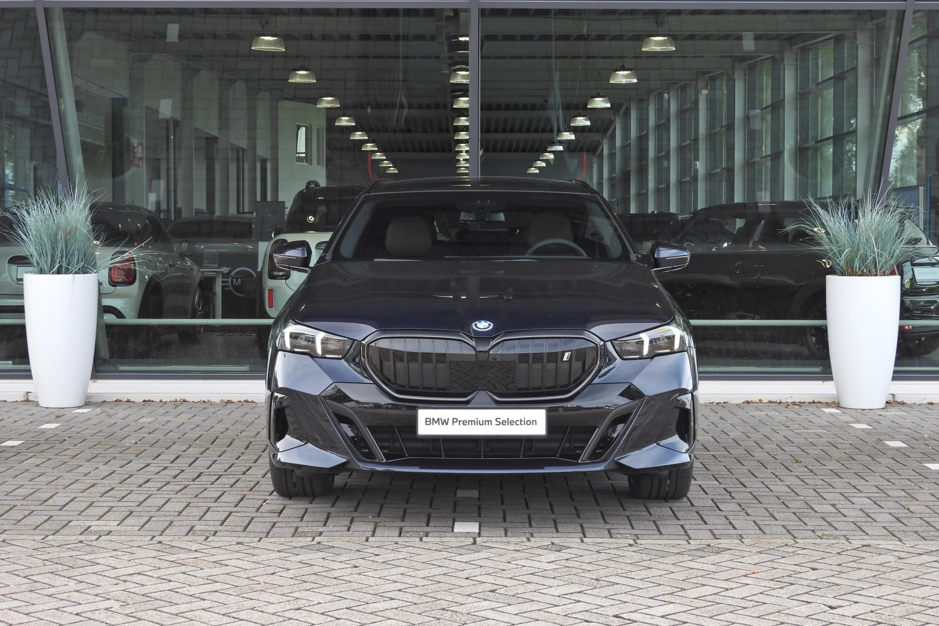 Hoofdafbeelding BMW i5