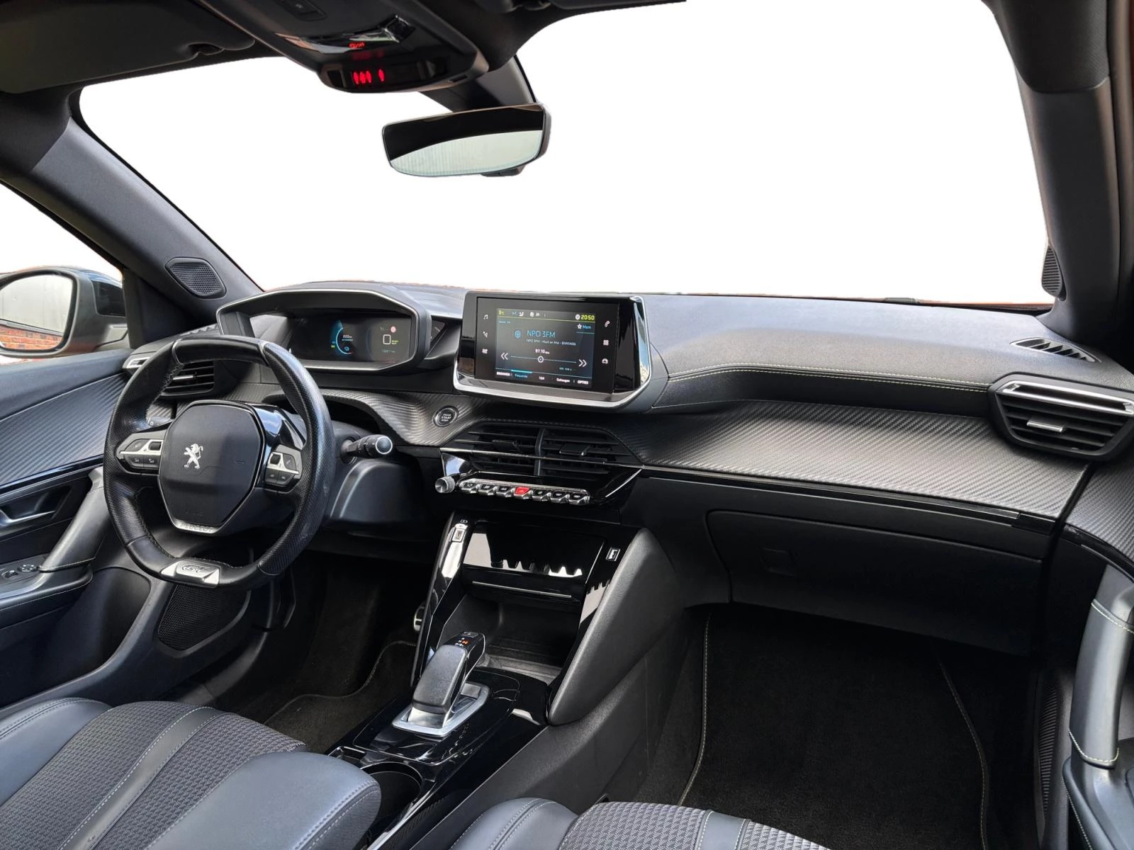 Hoofdafbeelding Peugeot e-2008