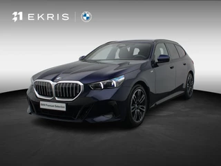 BMW 5 Serie Touring 520d M Sportpakket | Innovation Pack | Travel Pack | Comfort Pack | Trekhaak | Harman-Kardon | 19" | Lentevoordeel