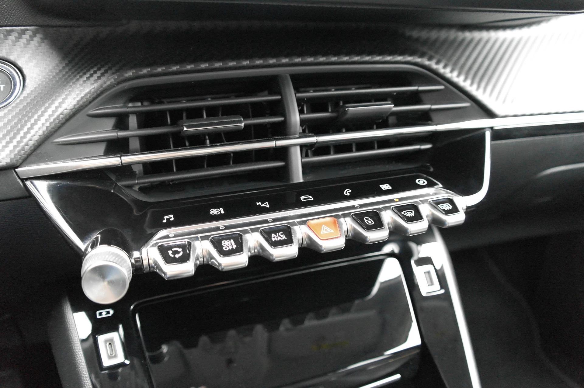 Hoofdafbeelding Peugeot e-2008