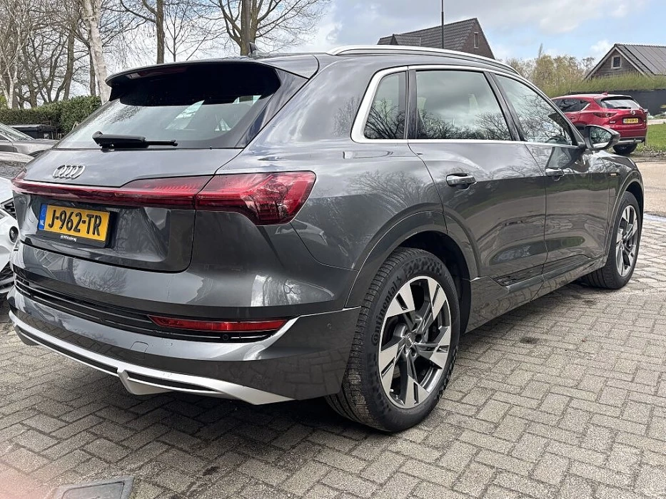 Hoofdafbeelding Audi e-tron
