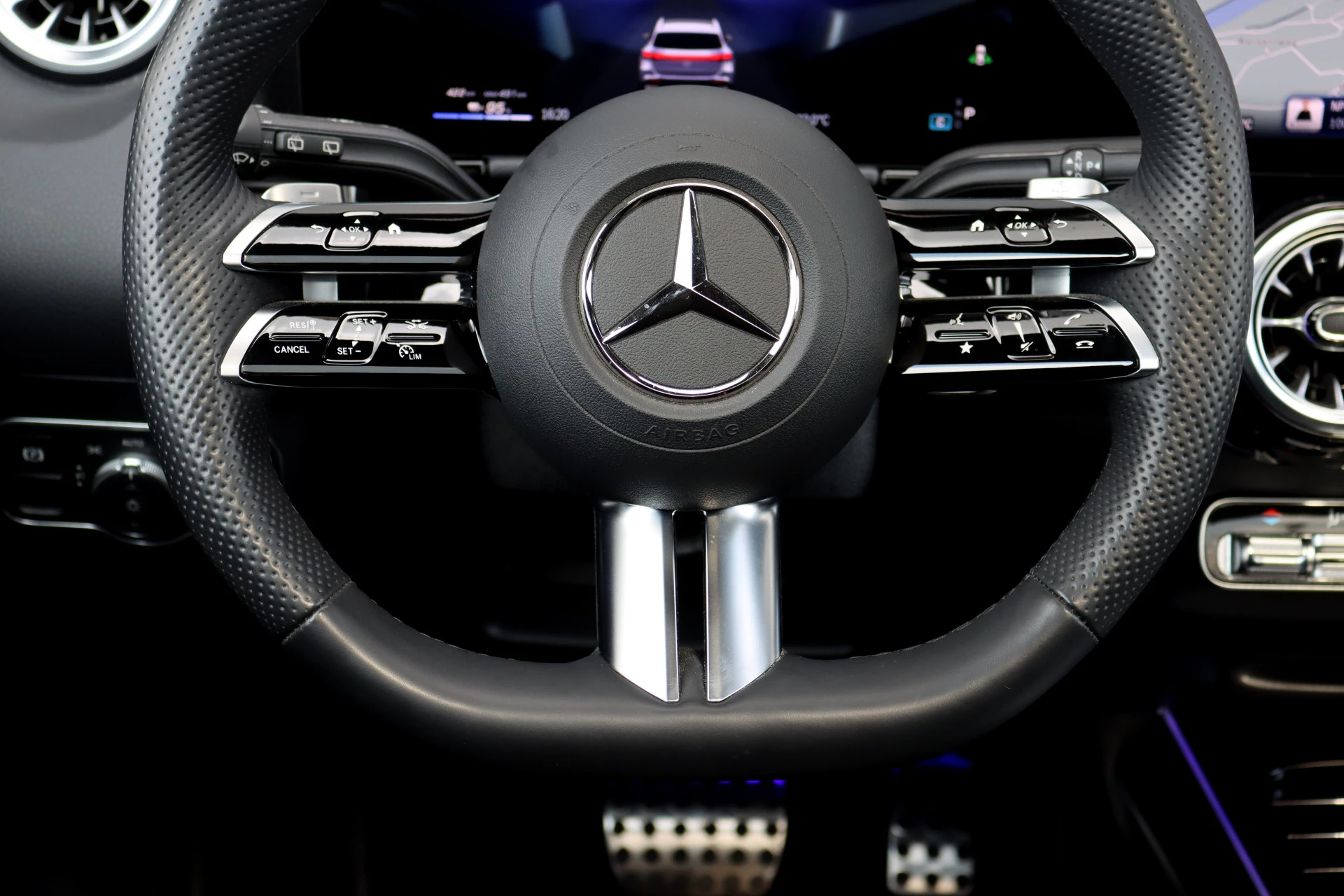 Hoofdafbeelding Mercedes-Benz EQA