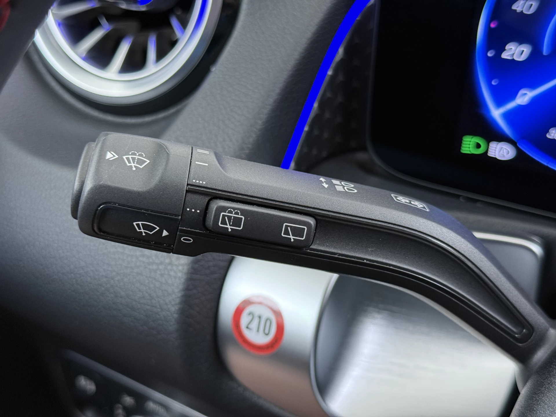 Hoofdafbeelding Mercedes-Benz EQB