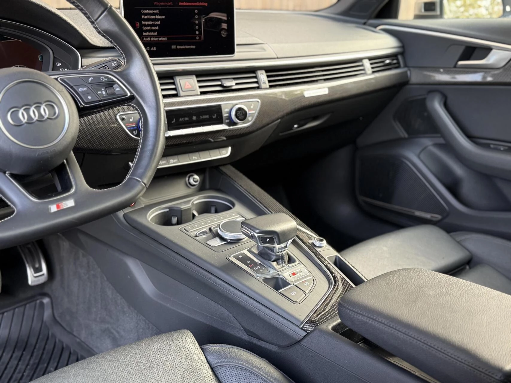 Hoofdafbeelding Audi S4