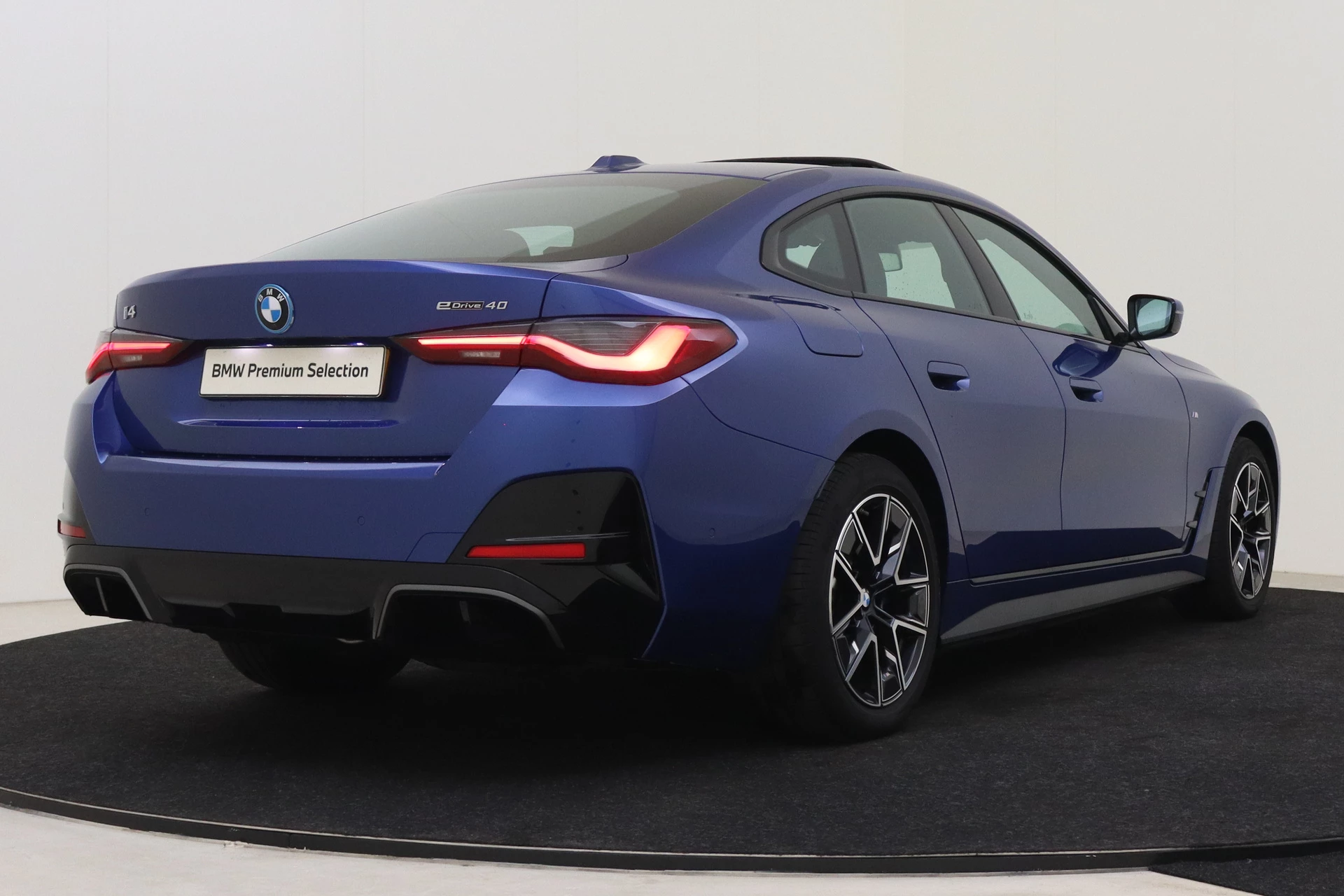 Hoofdafbeelding BMW i4