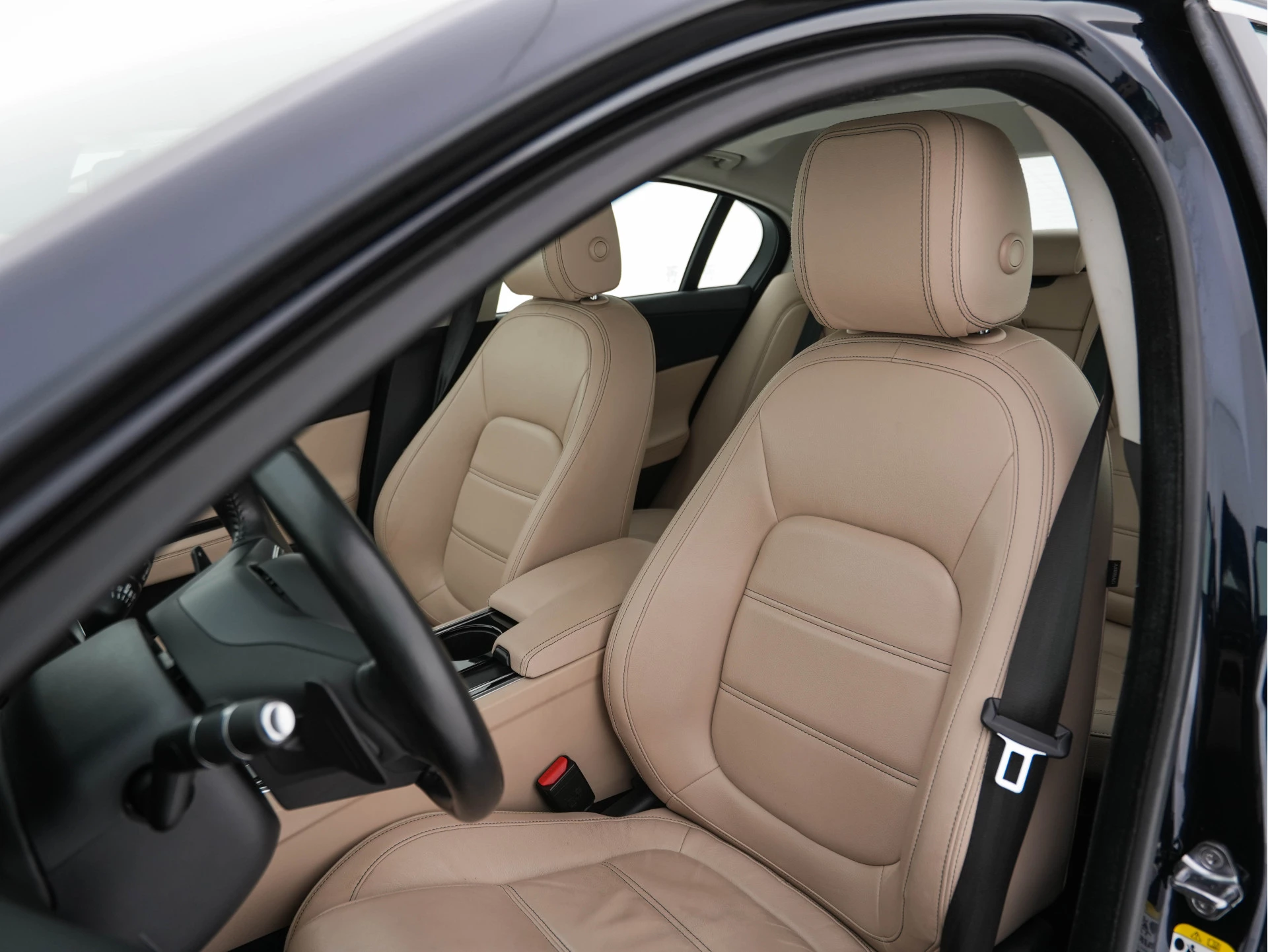 Hoofdafbeelding Jaguar XE
