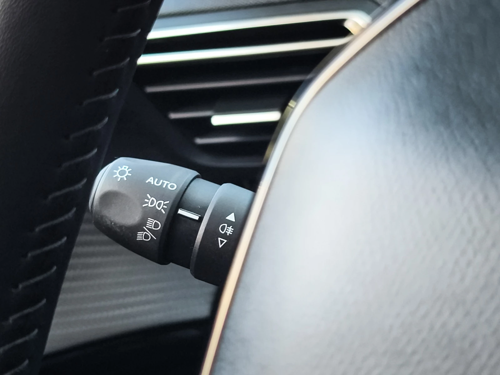 Hoofdafbeelding Peugeot e-208
