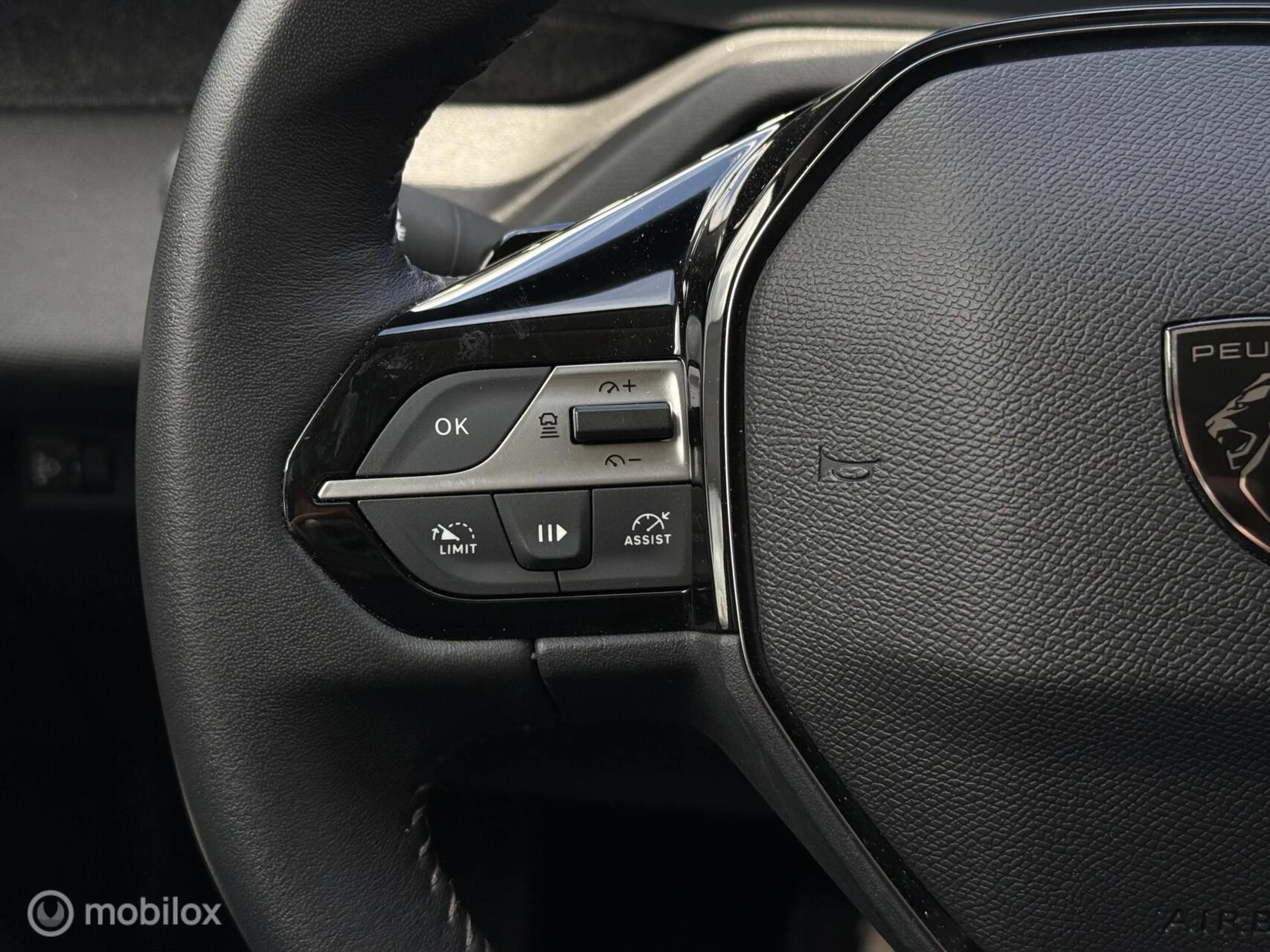 Hoofdafbeelding Peugeot 408