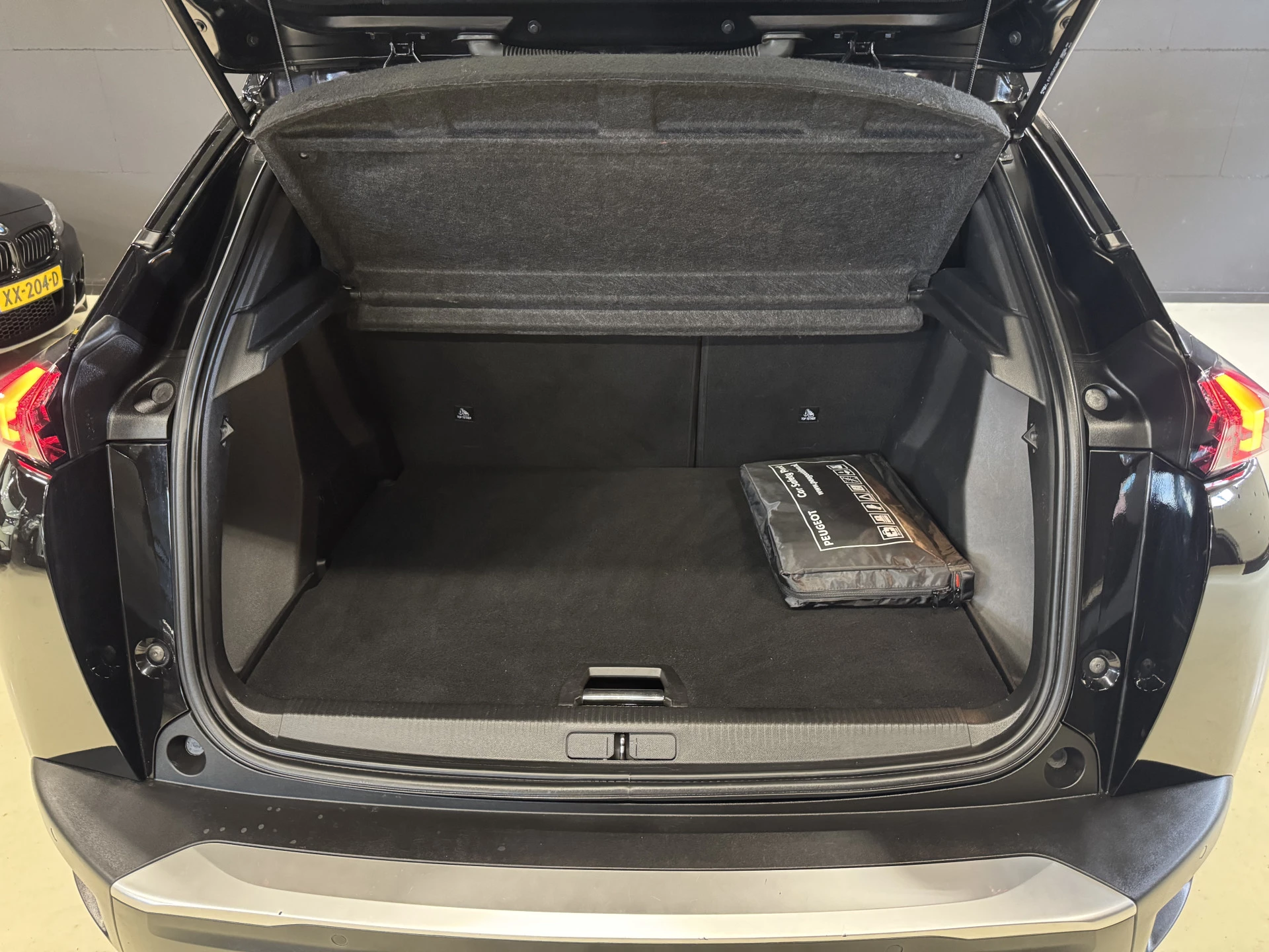 Hoofdafbeelding Peugeot e-2008