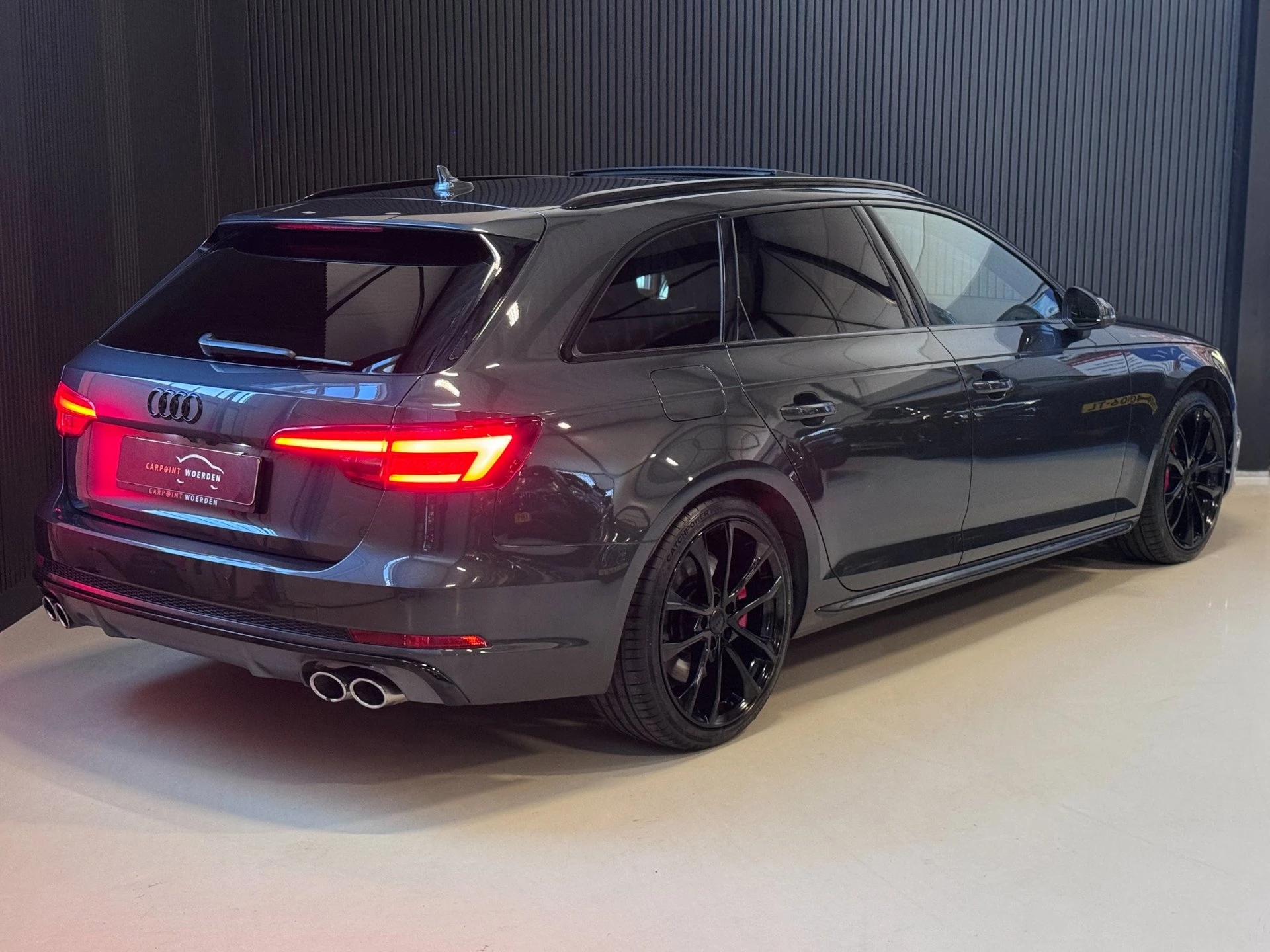 Hoofdafbeelding Audi S4