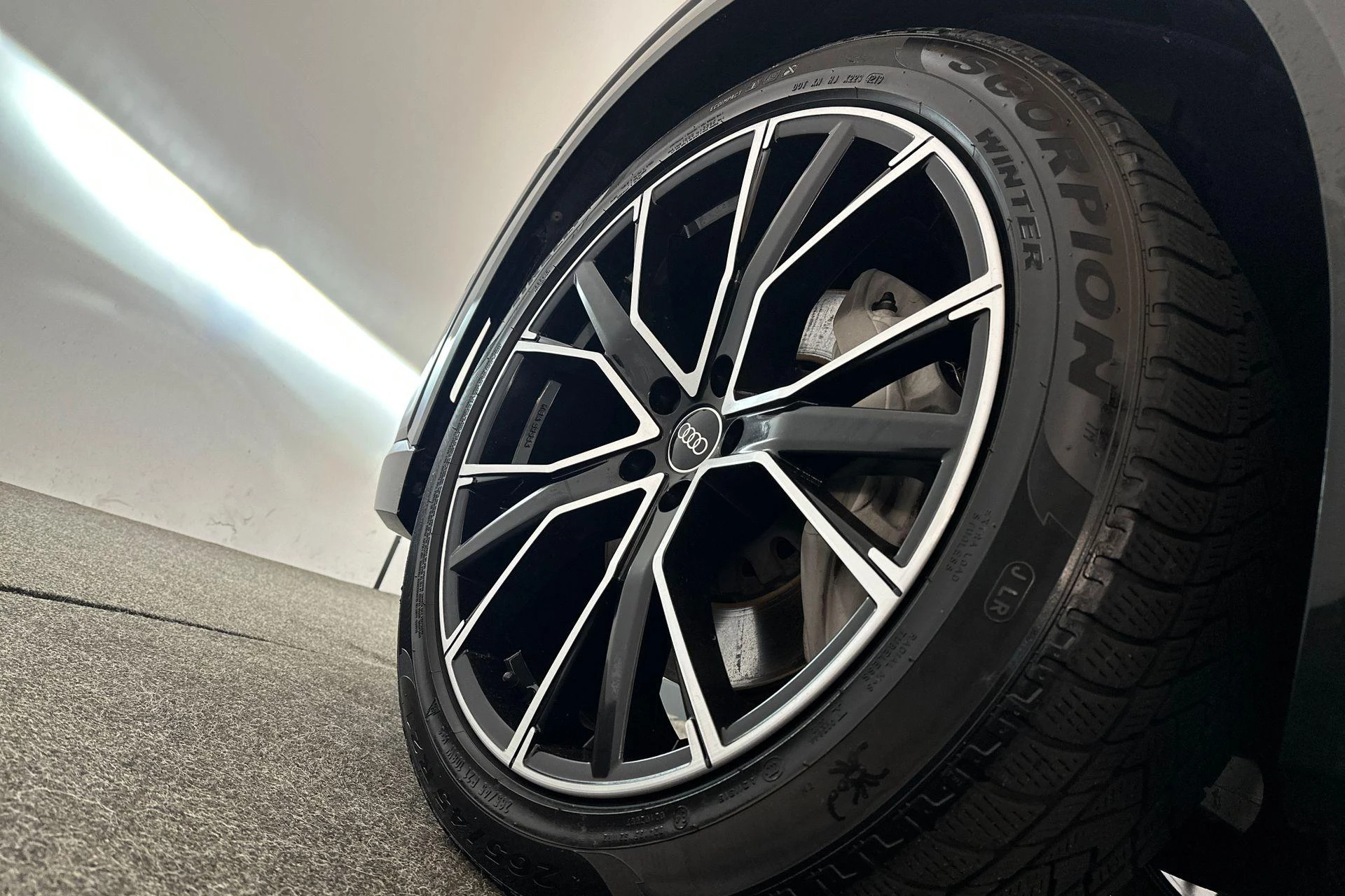Hoofdafbeelding Audi e-tron