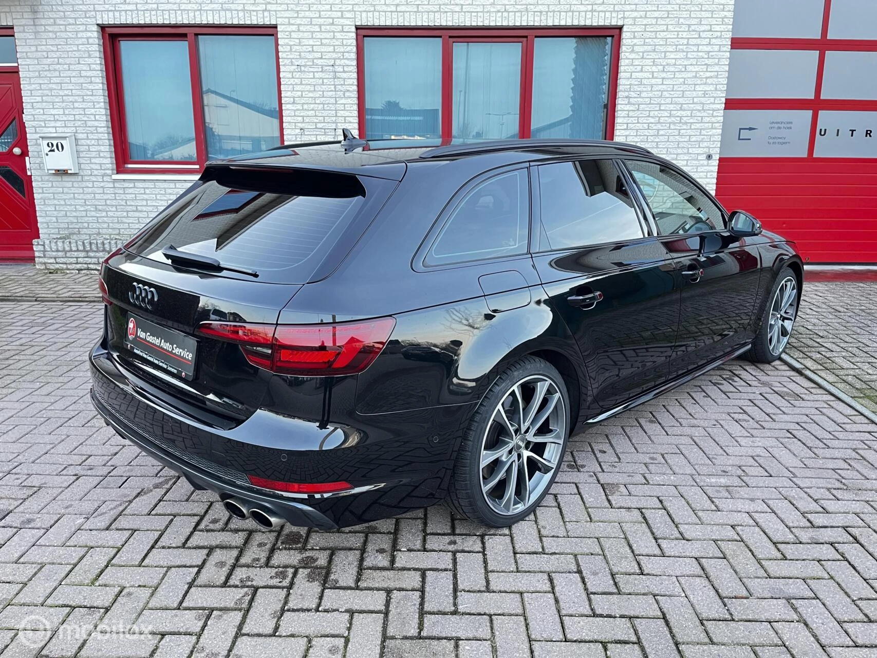 Hoofdafbeelding Audi S4