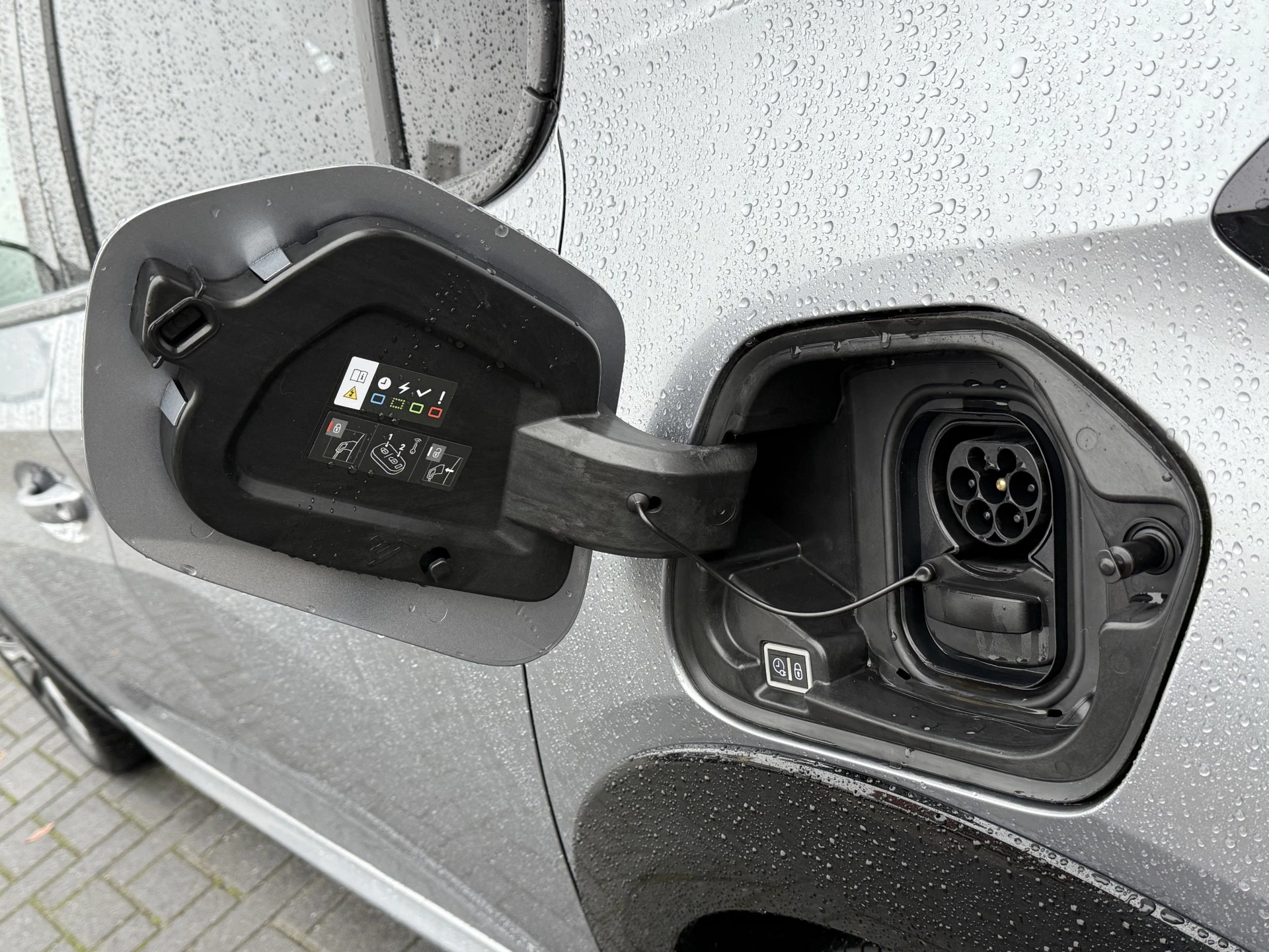 Hoofdafbeelding Peugeot e-208