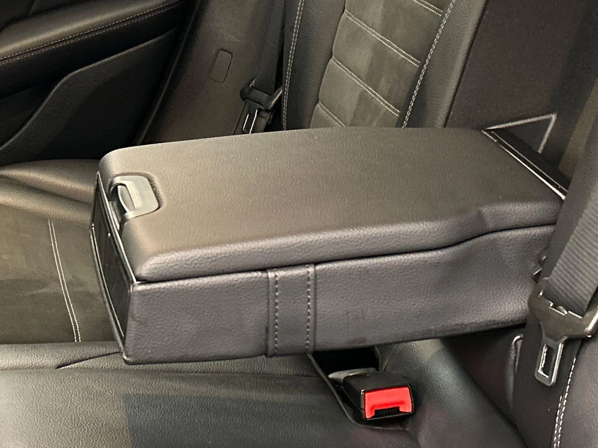 Hoofdafbeelding Mercedes-Benz EQC