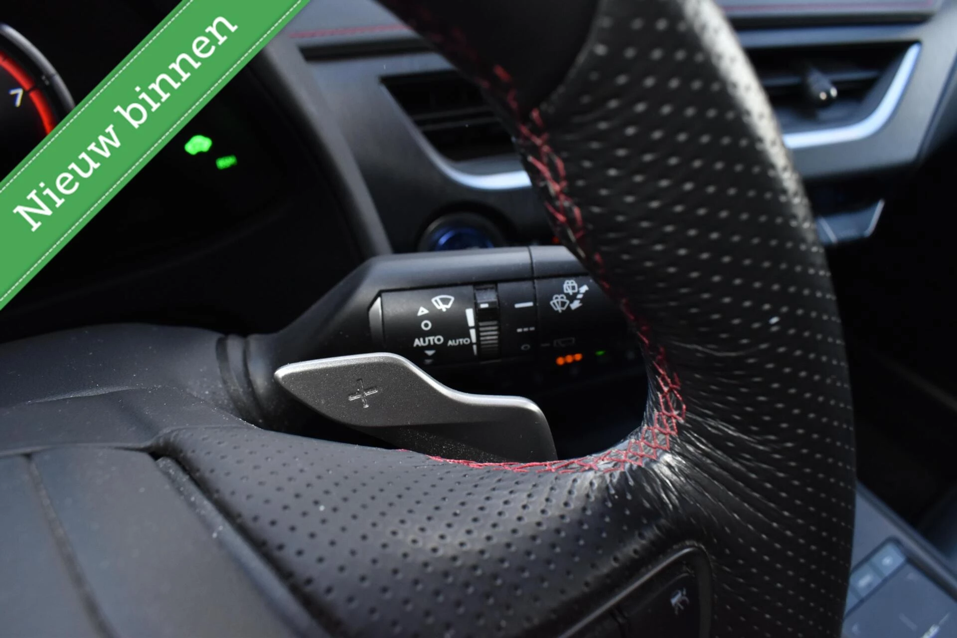 Hoofdafbeelding Lexus UX