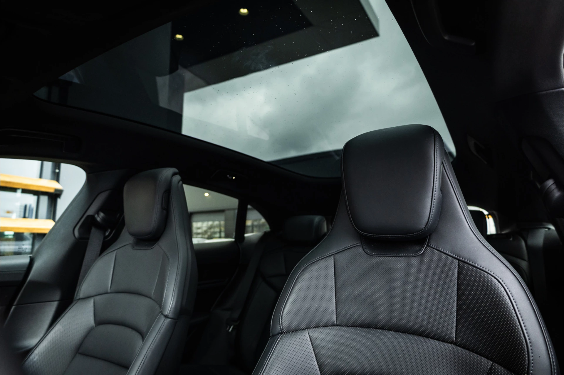 Hoofdafbeelding Porsche Taycan