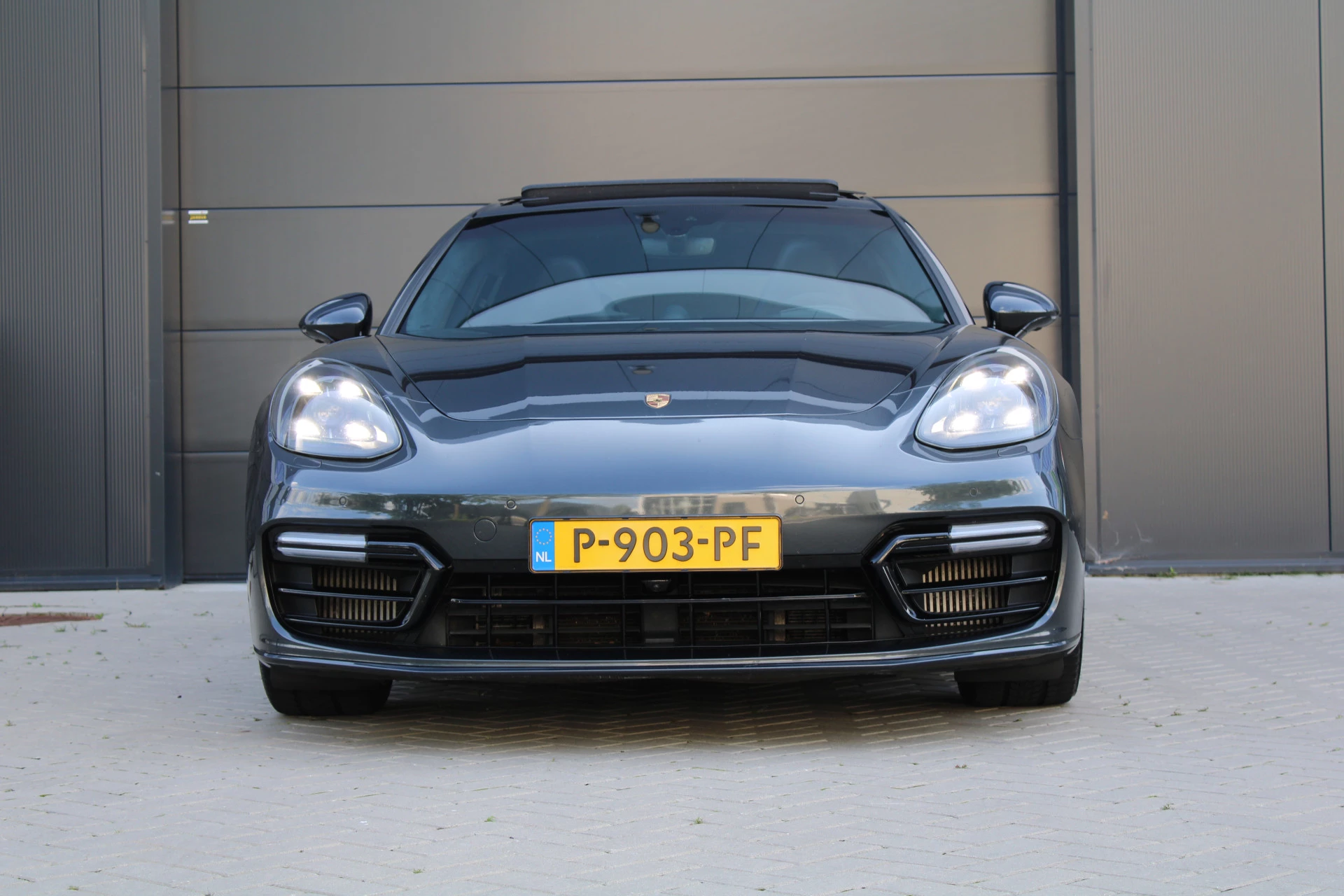 Hoofdafbeelding Porsche Panamera