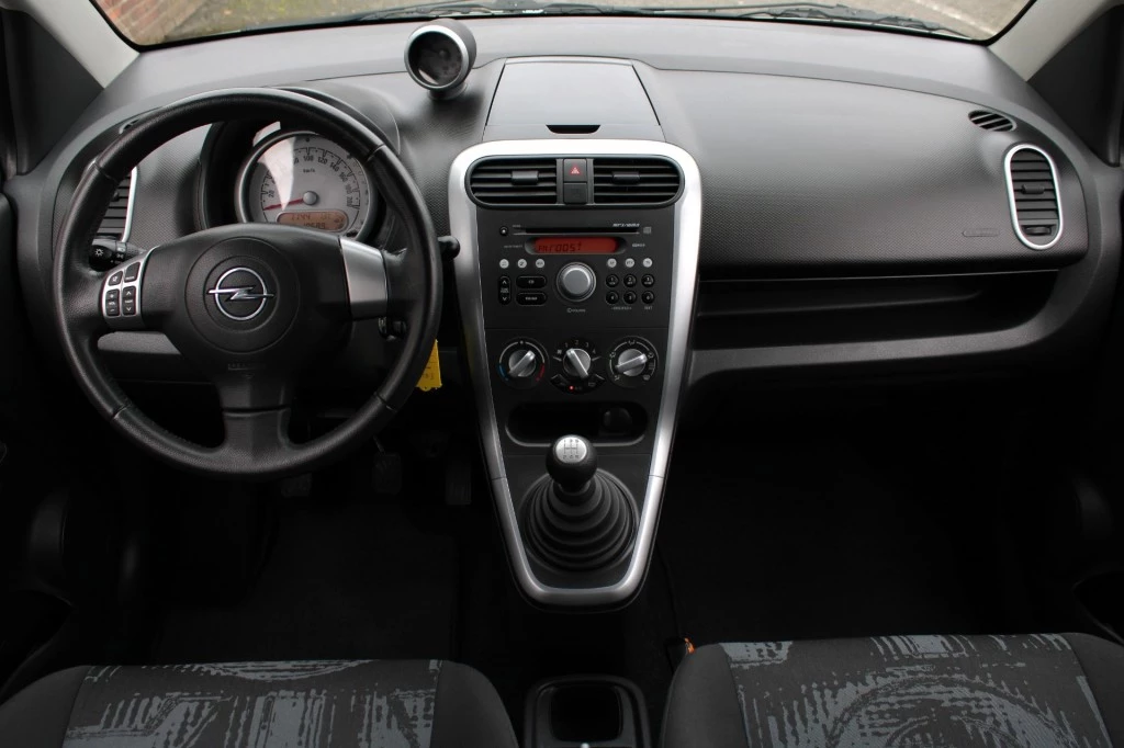 Hoofdafbeelding Opel Agila