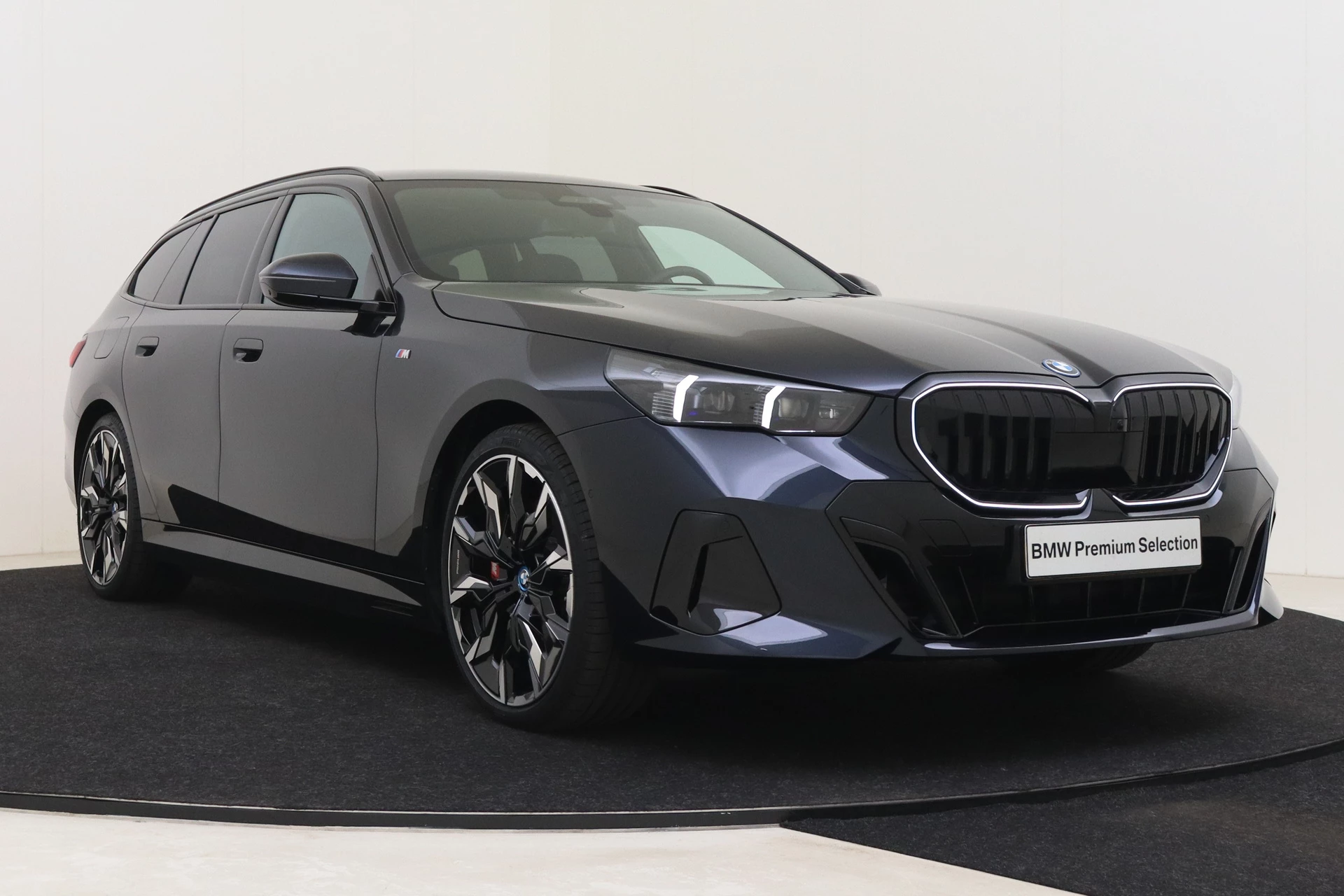 Hoofdafbeelding BMW i5