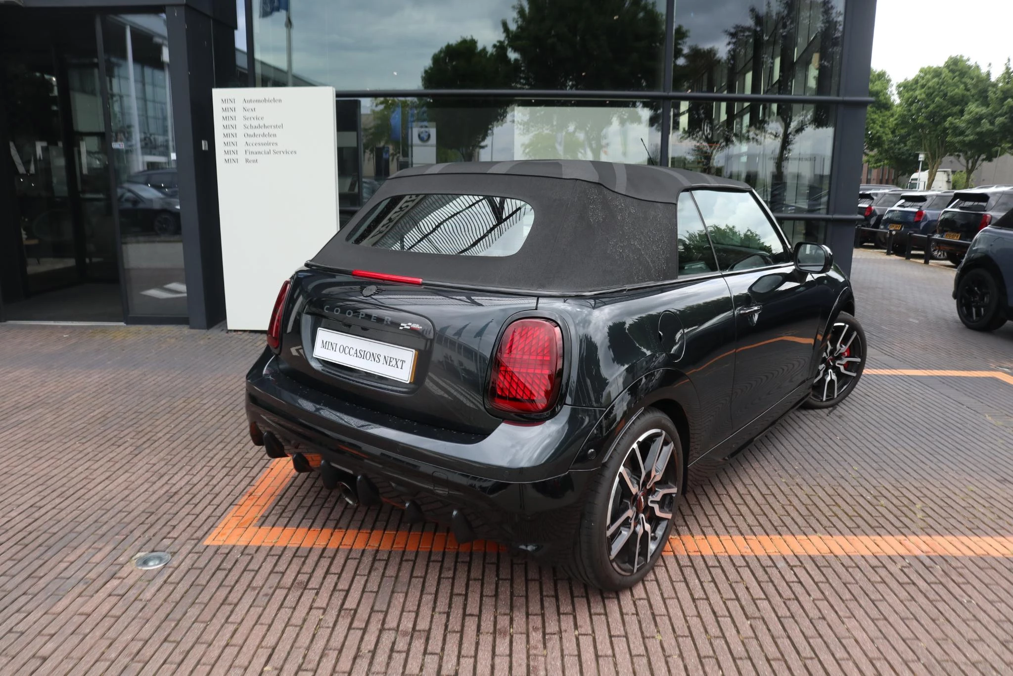Hoofdafbeelding MINI Cabrio