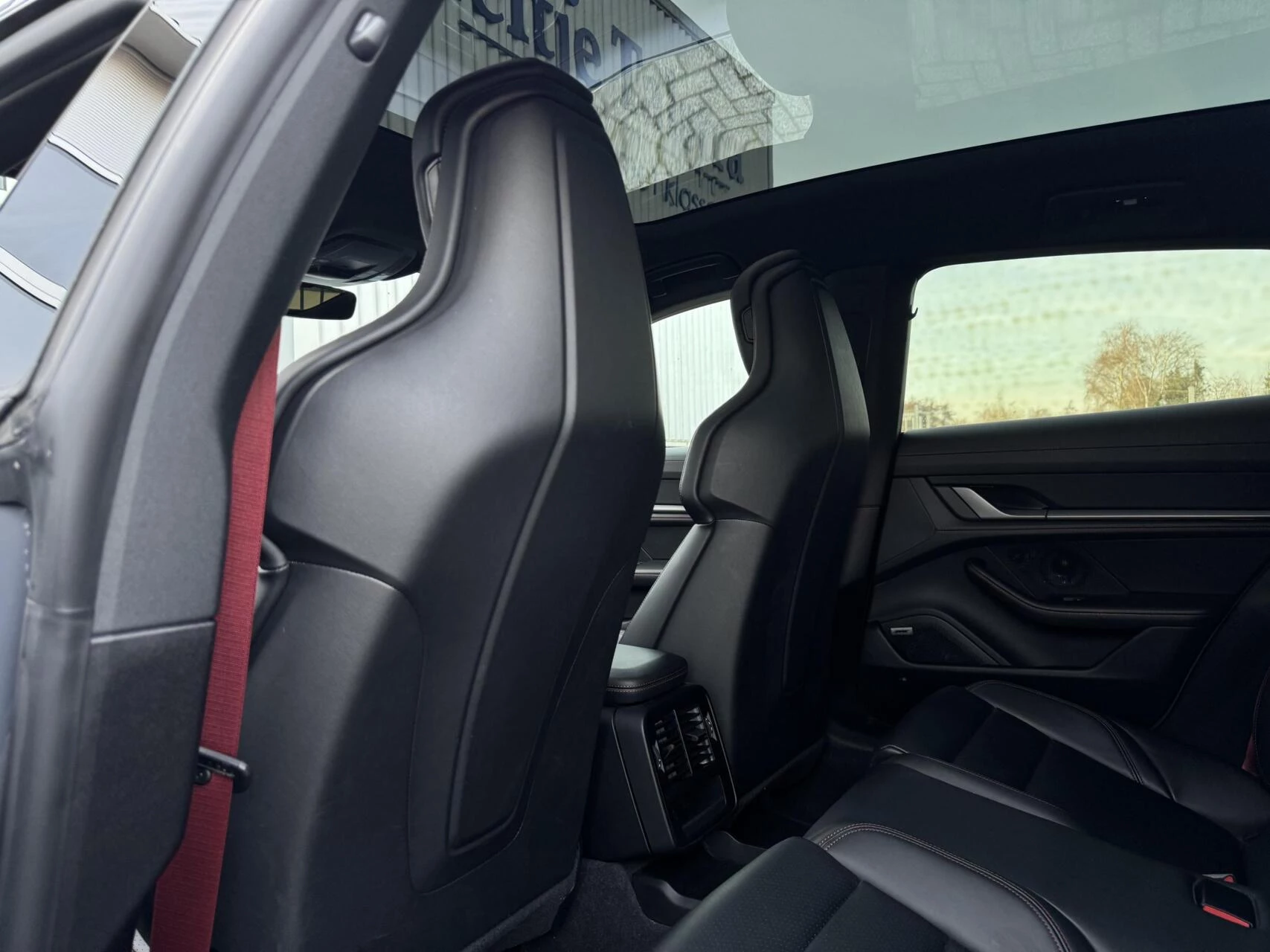 Hoofdafbeelding Porsche Taycan