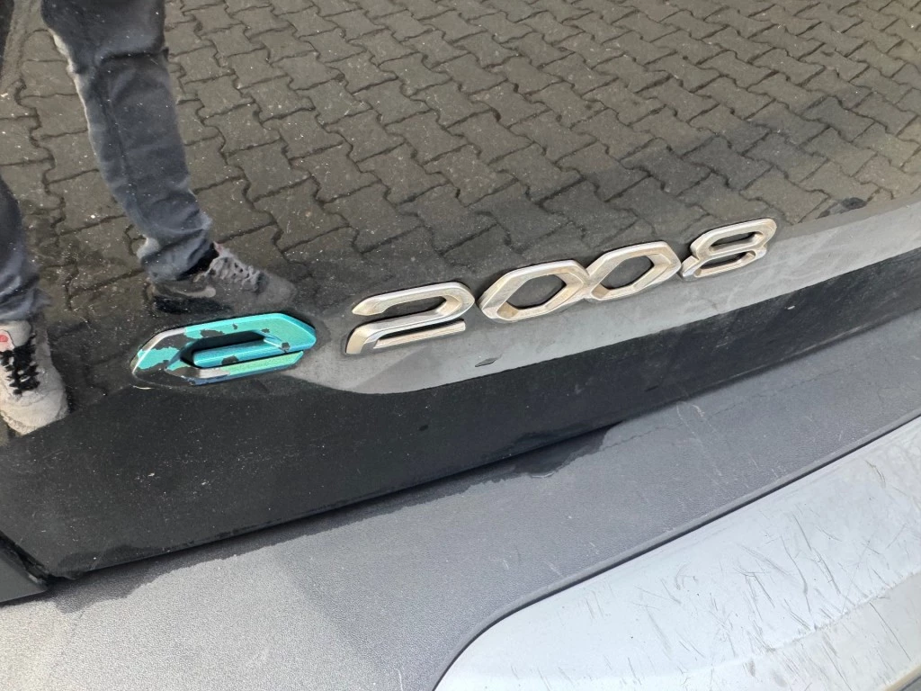 Hoofdafbeelding Peugeot e-2008