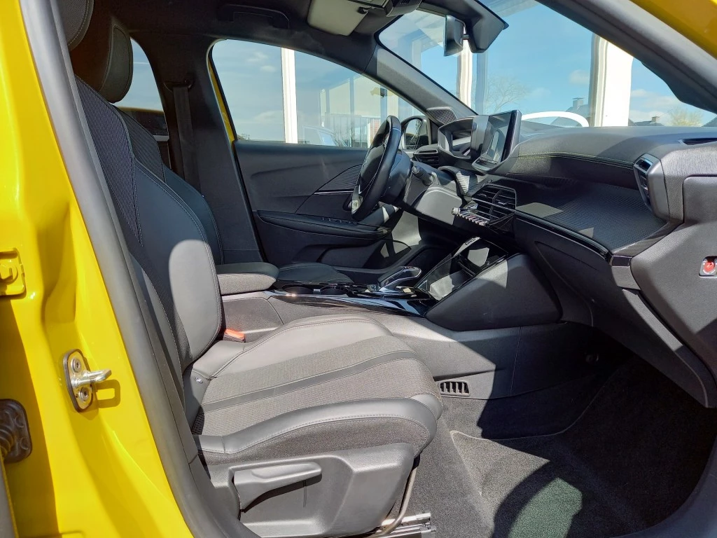 Hoofdafbeelding Peugeot e-208
