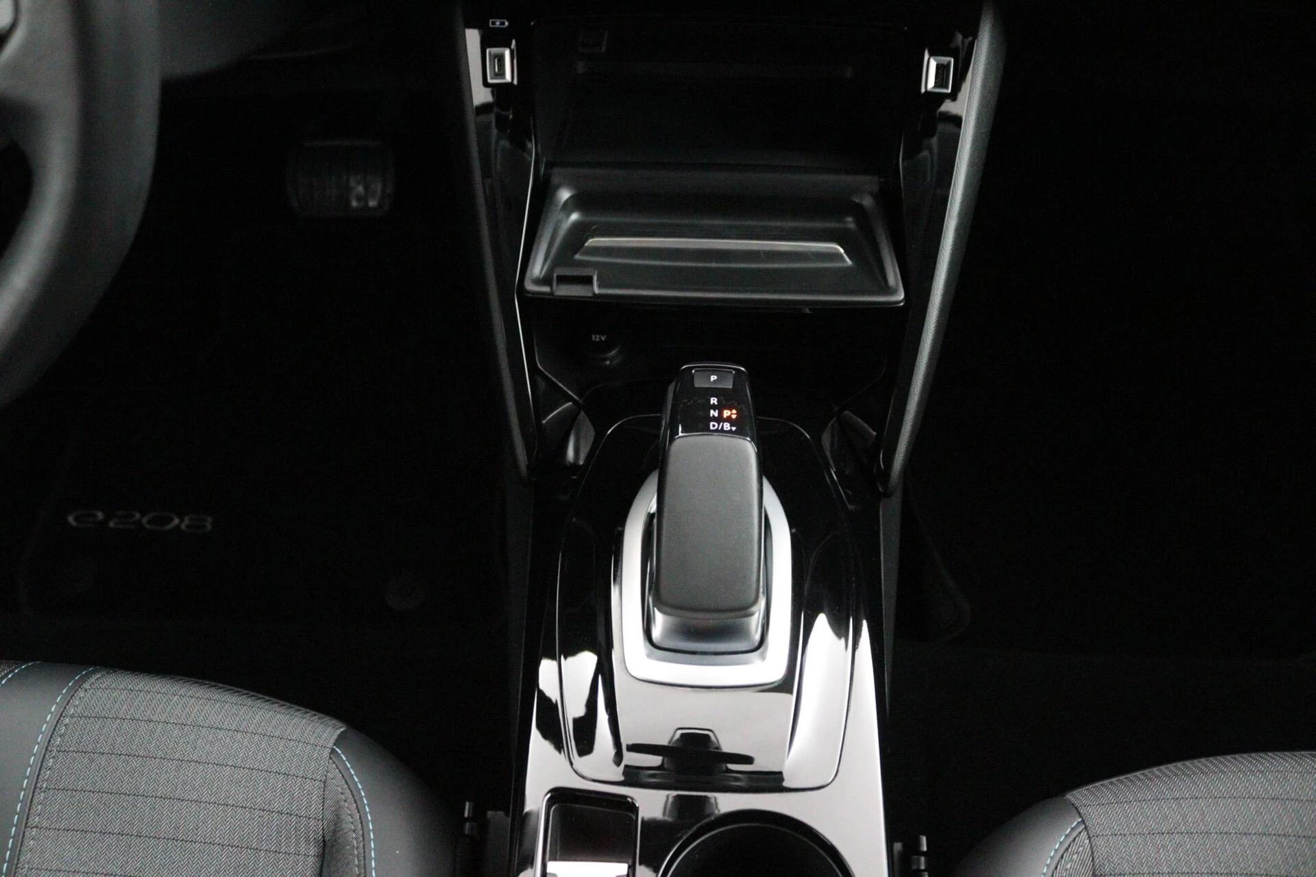 Hoofdafbeelding Peugeot e-208