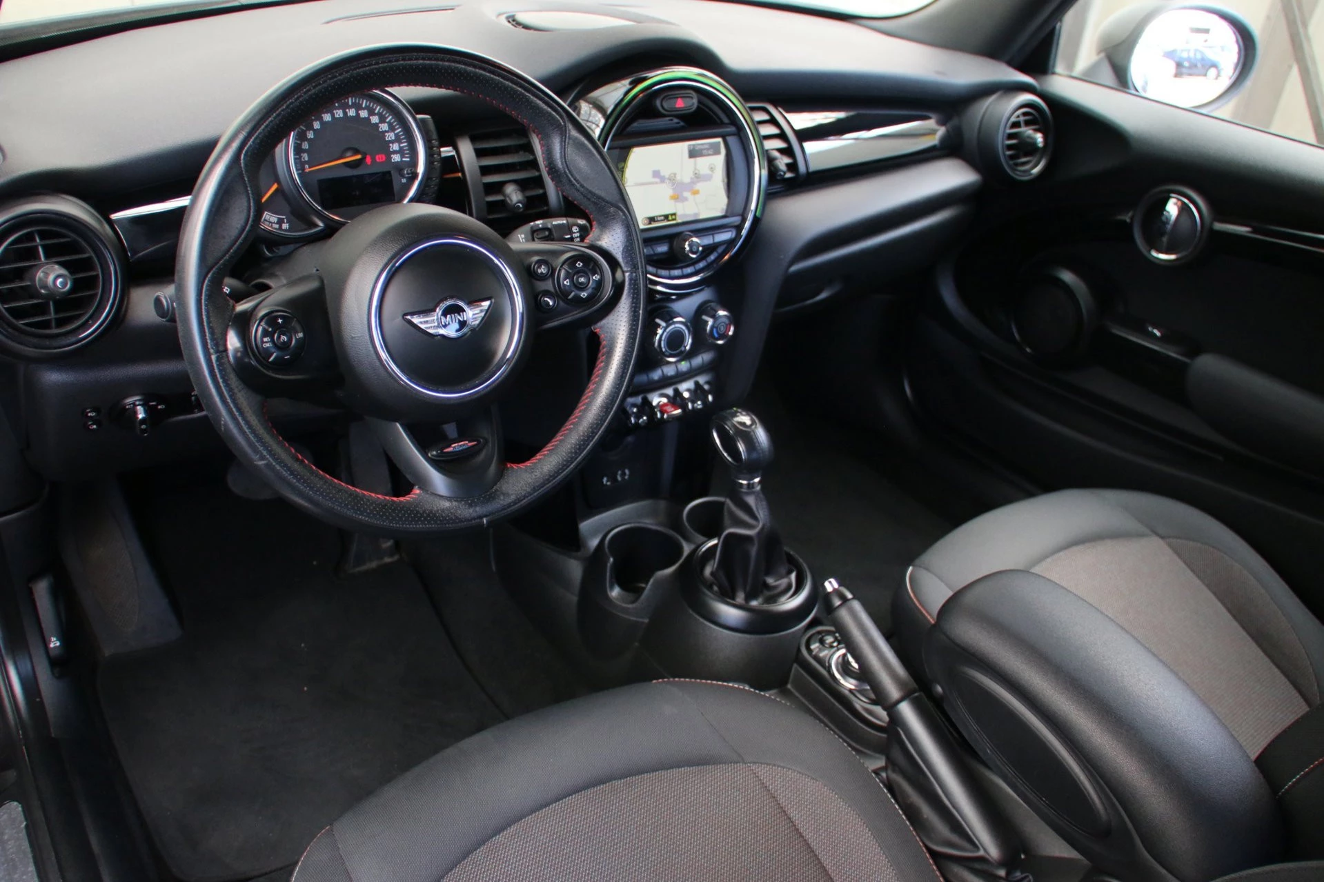 Hoofdafbeelding MINI Cooper