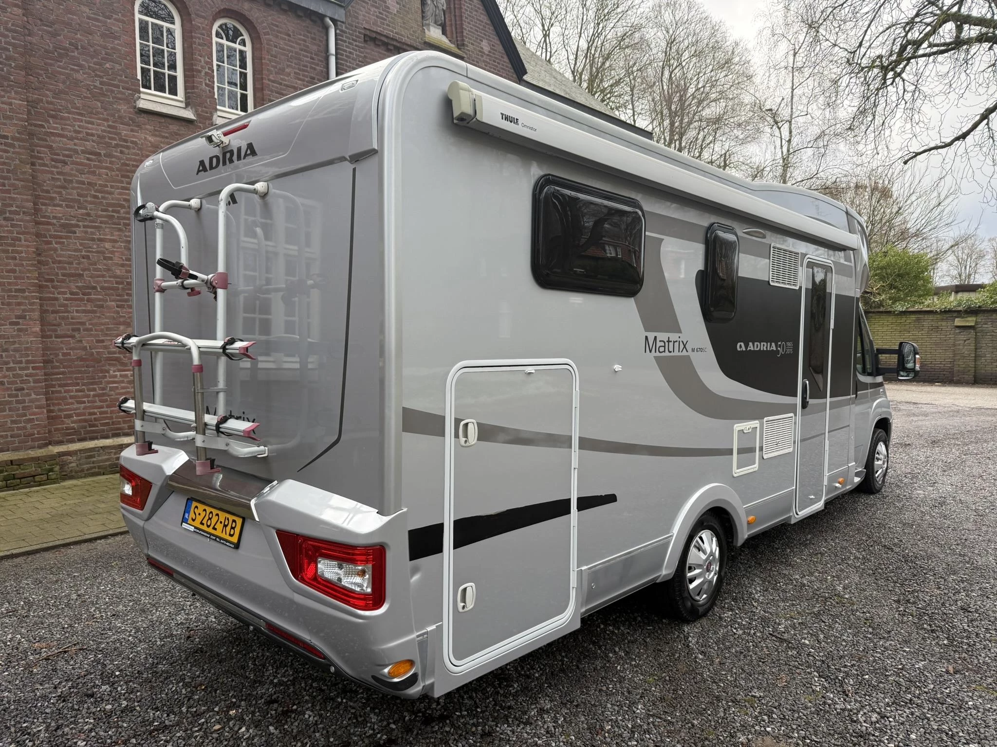 Hoofdafbeelding Adria Matrix m 670 sc