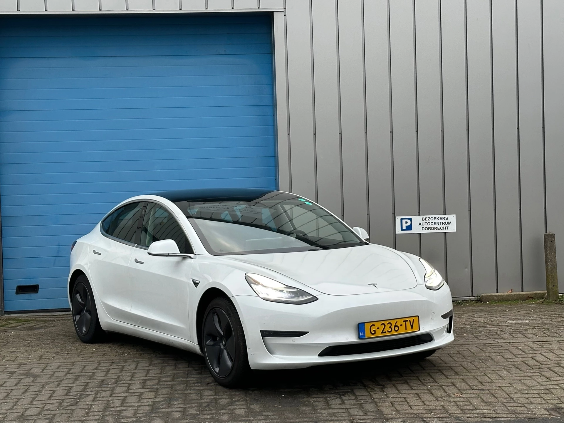 Hoofdafbeelding Tesla Model 3