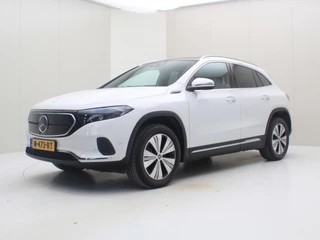 Hoofdafbeelding Mercedes-Benz EQA Mercedes EQA 300 228pk 4MATIC Luxury 95% SoH [ TREKHAAK+PANO+SFEERVERL.+STOELVERWARMING ]