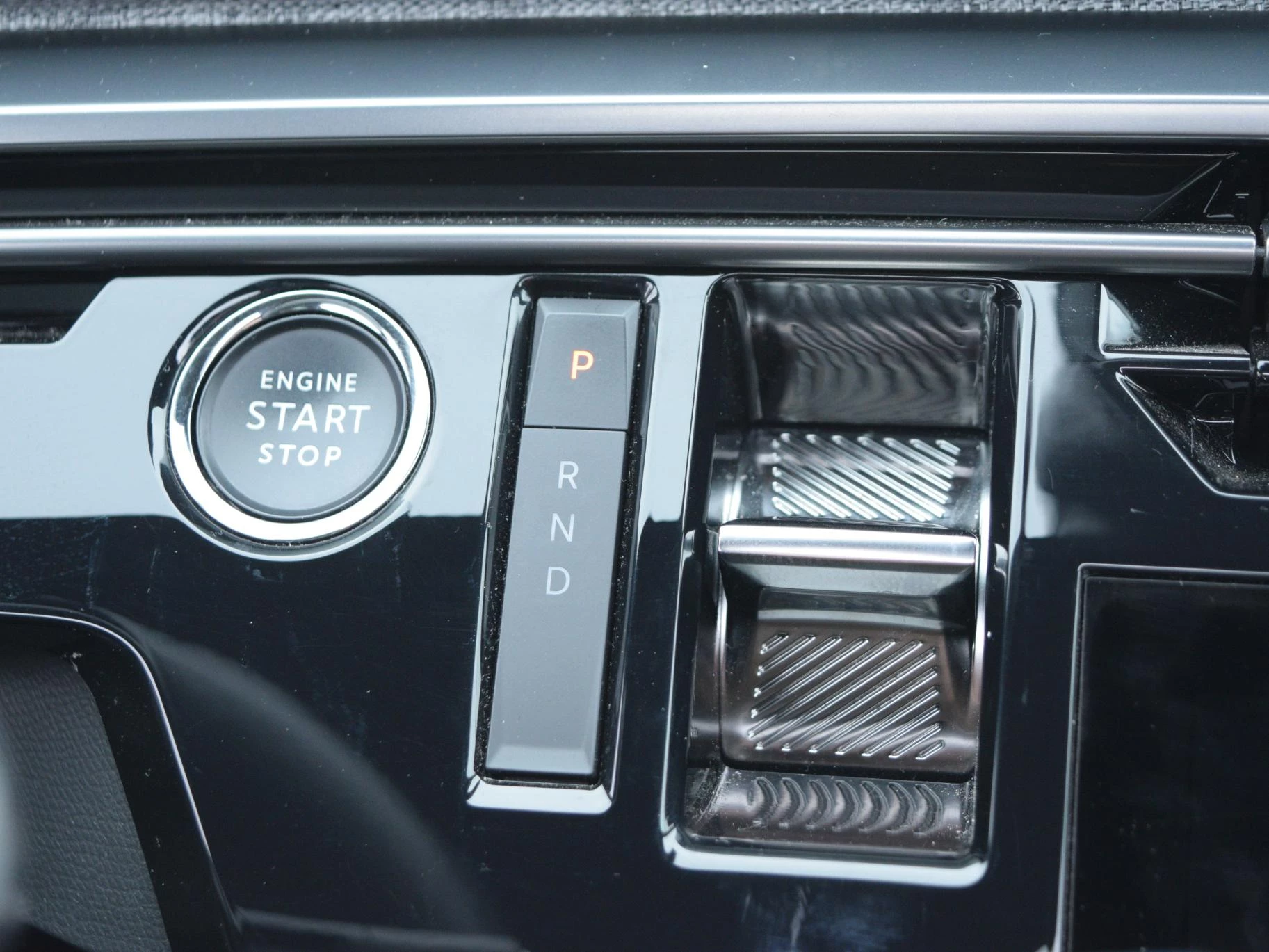 Hoofdafbeelding Peugeot e-3008