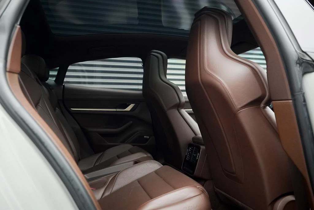 Hoofdafbeelding Porsche Taycan