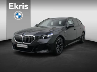 Hoofdafbeelding BMW 5 Serie BMW 5 Serie Touring 530e M Sportpakket | Travel Pack | Comfort Access | Extra Getint Glas Achter | Trekhaak | Driving Assistant Plus | DAB | 20''
