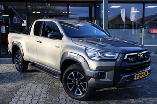 Toyota Hilux 2.8 D-4D X-TRA CAB INVINCIBLE A/T 4WD VAN ( INCL. DIV. ASS. )