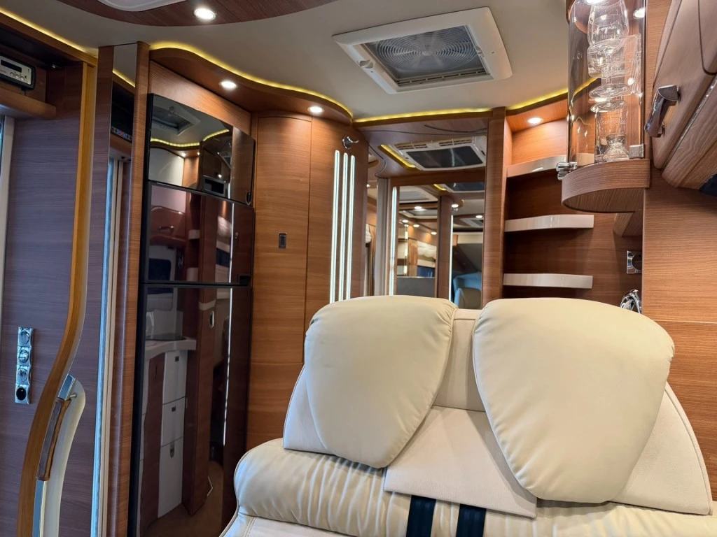 Hoofdafbeelding Carthago Chic C-line